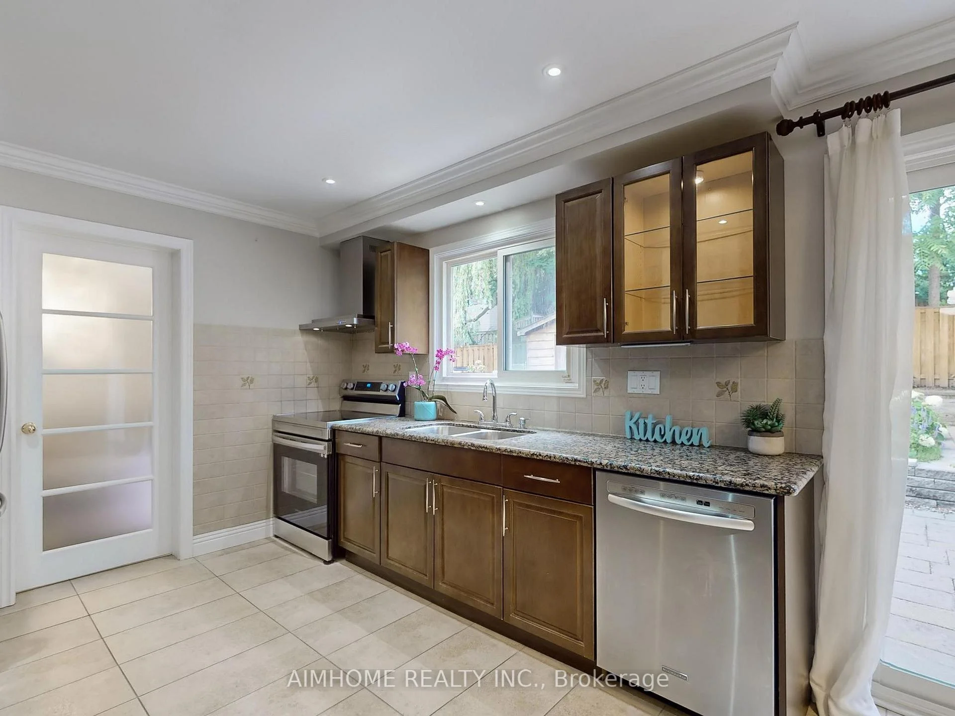 Photo 16 of 36 Liebeck Crescent, Markham, Unionville — HOMEH