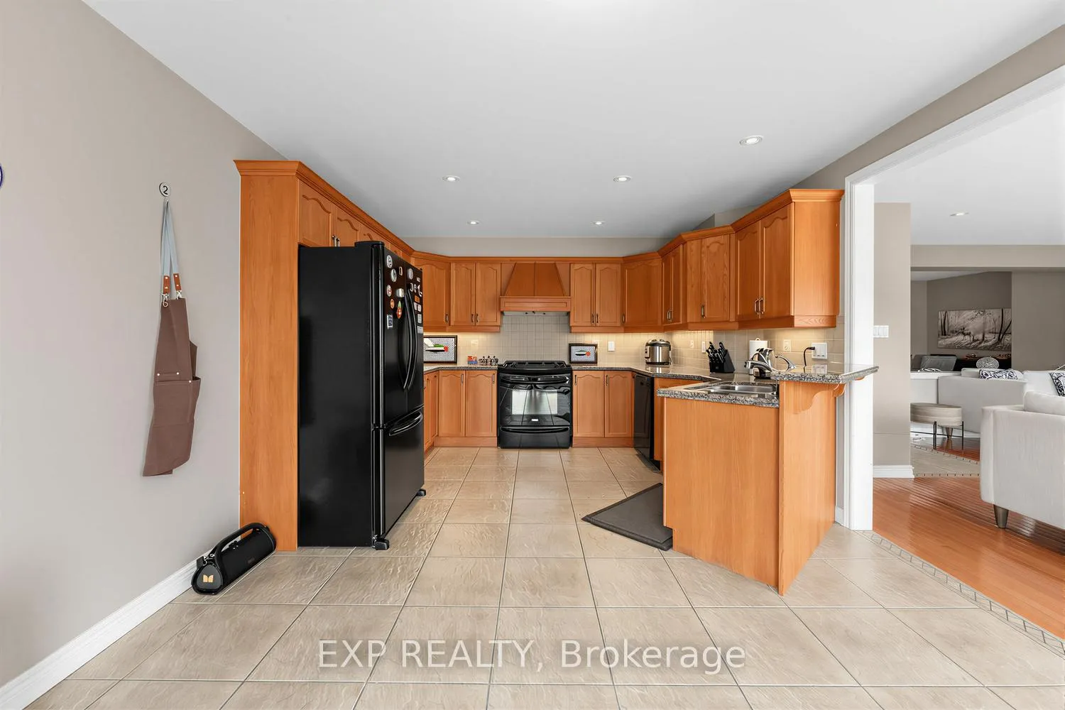 Photo 8 of 146 Fair Street, Hamilton, Meadowlands — HOMEH
