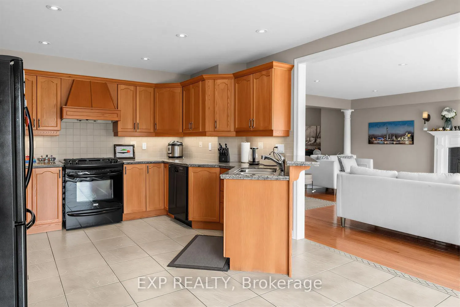 Photo 9 of 146 Fair Street, Hamilton, Meadowlands — HOMEH