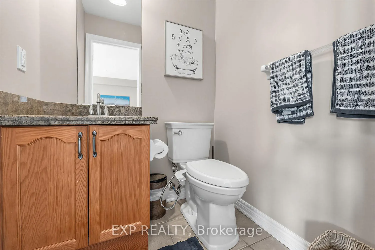 Photo 11 of 146 Fair Street, Hamilton, Meadowlands — HOMEH