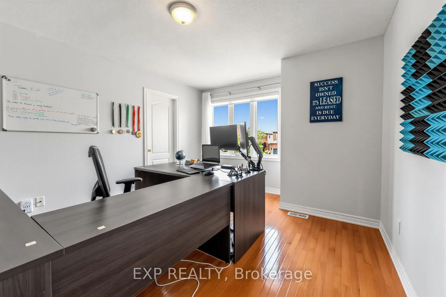 Photo 17 of 146 Fair Street, Hamilton, Meadowlands — HOMEH
