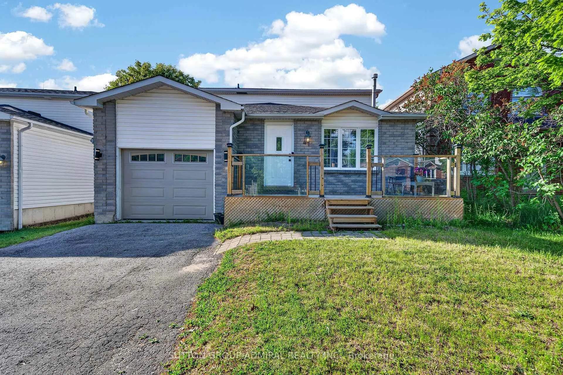 Photo 1 of 41 Whitehorn Crescent, Barrie, Holly — HOMEH