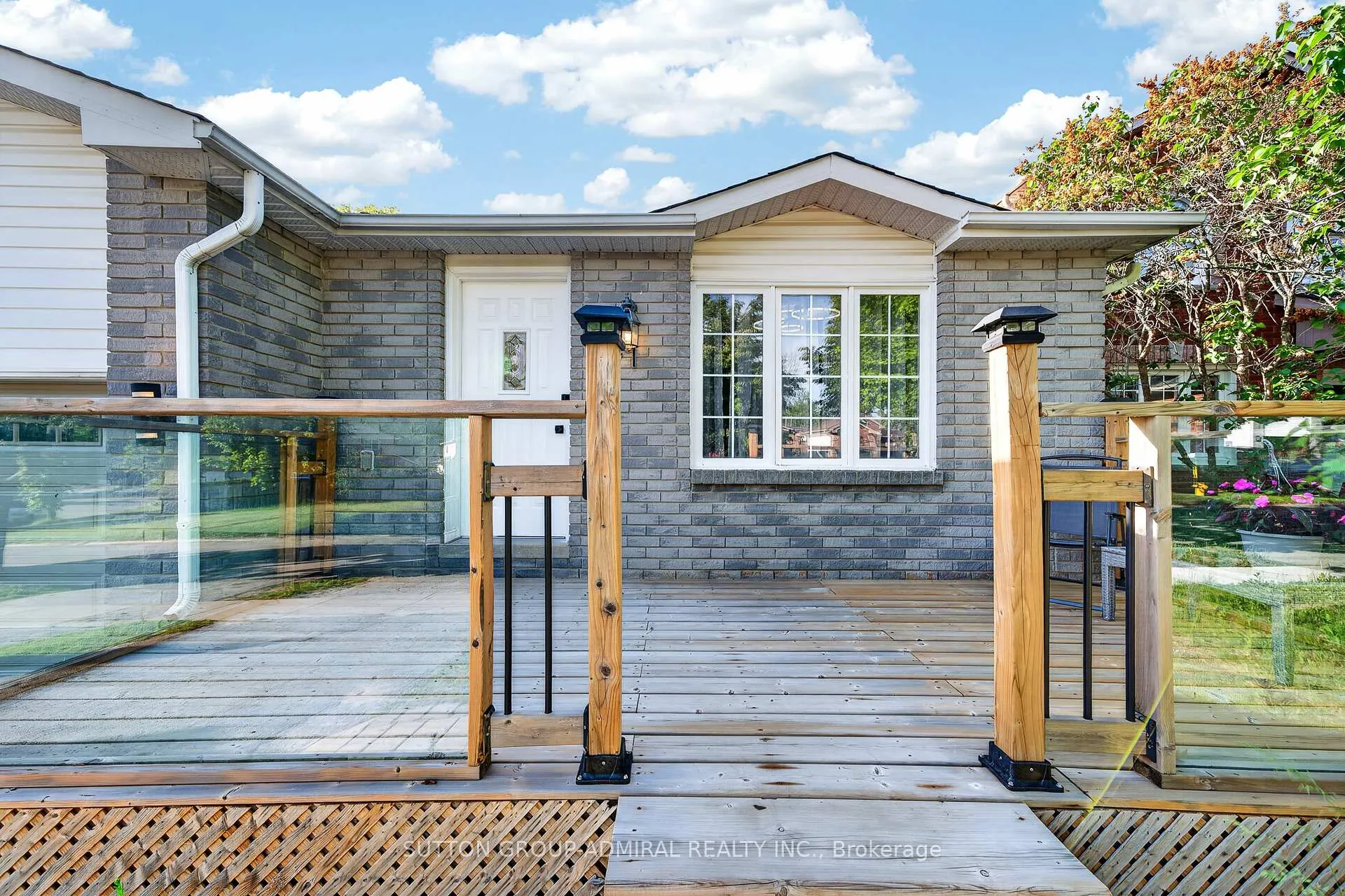 Photo 3 of 41 Whitehorn Crescent, Barrie, Holly — HOMEH