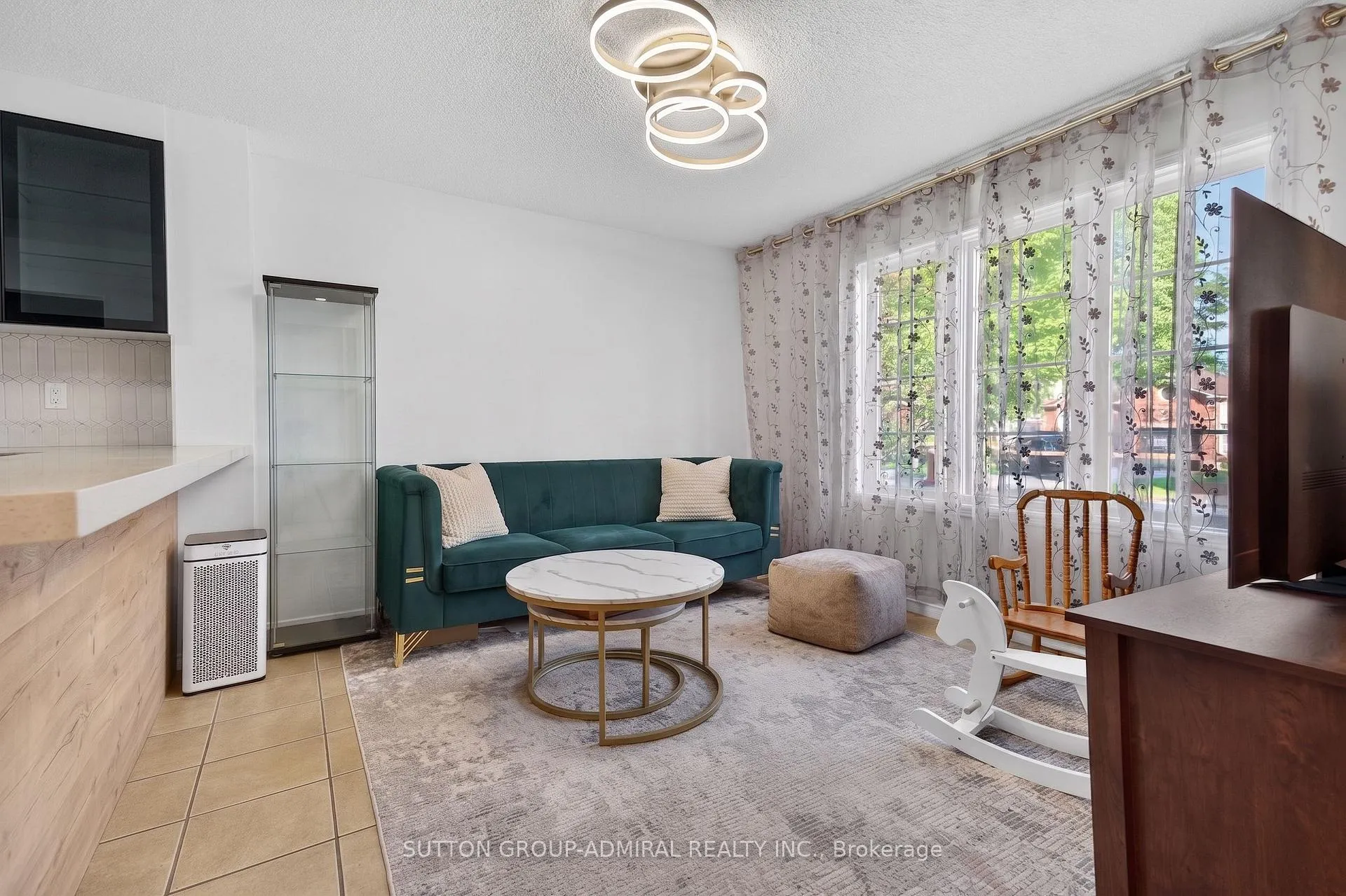 Photo 6 of 41 Whitehorn Crescent, Barrie, Holly — HOMEH
