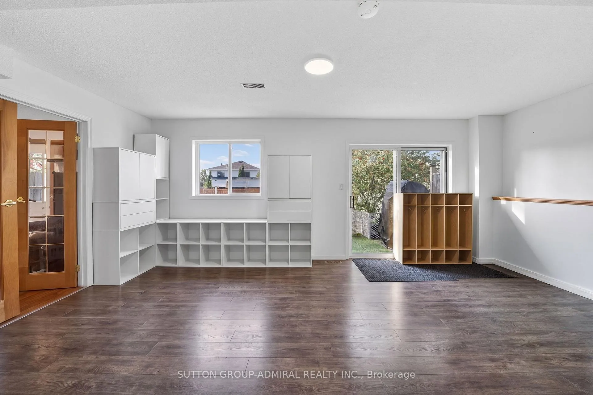 Photo 9 of 41 Whitehorn Crescent, Barrie, Holly — HOMEH
