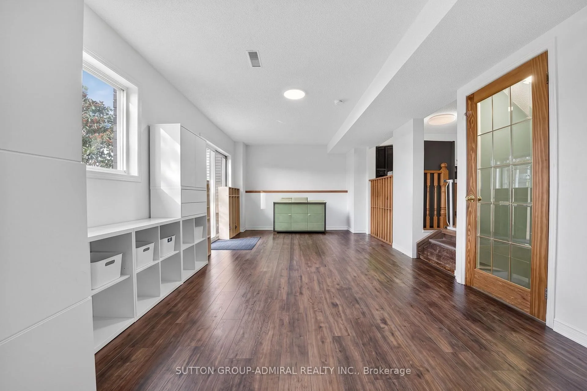 Photo 12 of 41 Whitehorn Crescent, Barrie, Holly — HOMEH