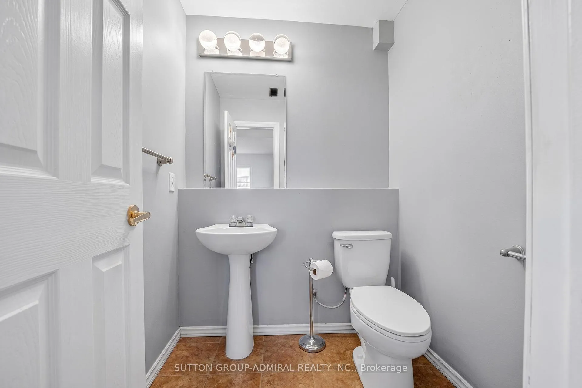 Photo 13 of 41 Whitehorn Crescent, Barrie, Holly — HOMEH