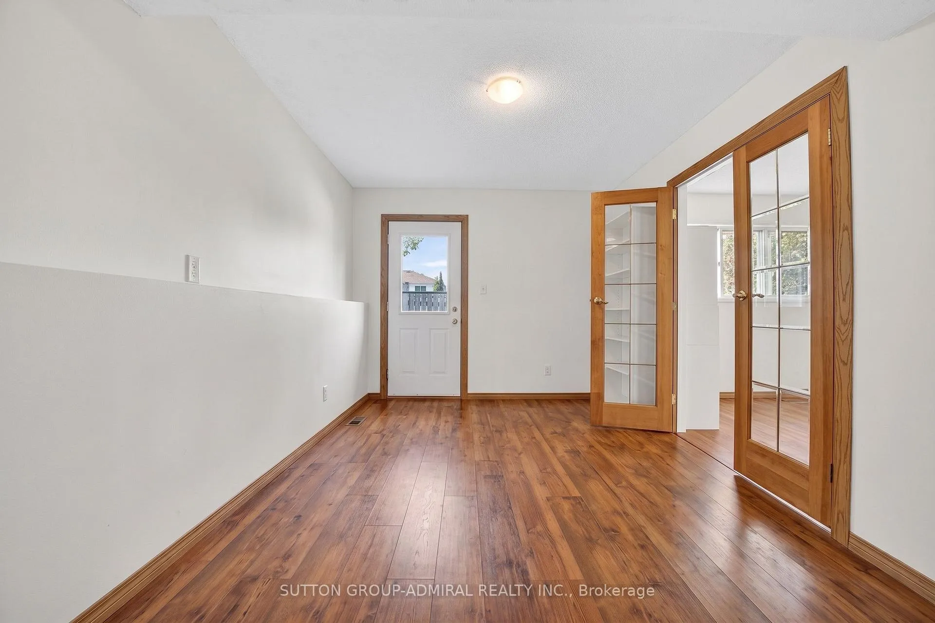 Photo 16 of 41 Whitehorn Crescent, Barrie, Holly — HOMEH