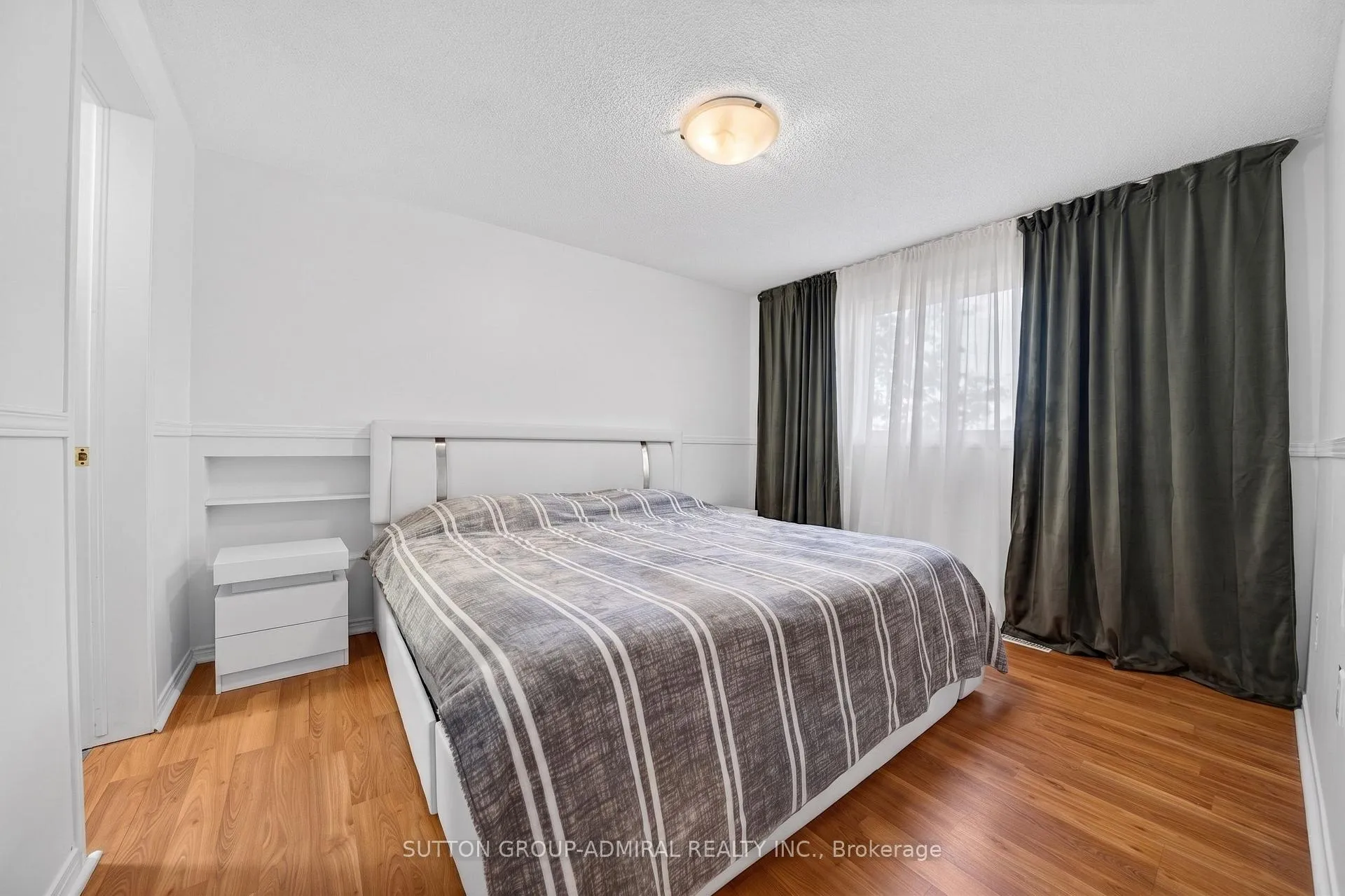 Photo 22 of 41 Whitehorn Crescent, Barrie, Holly — HOMEH