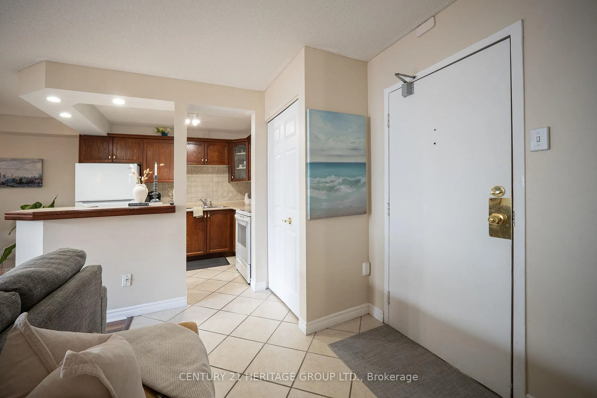 Photo 3 of Unit 203, 648 Grey Street, Brantford, Echo Place — HOMEH