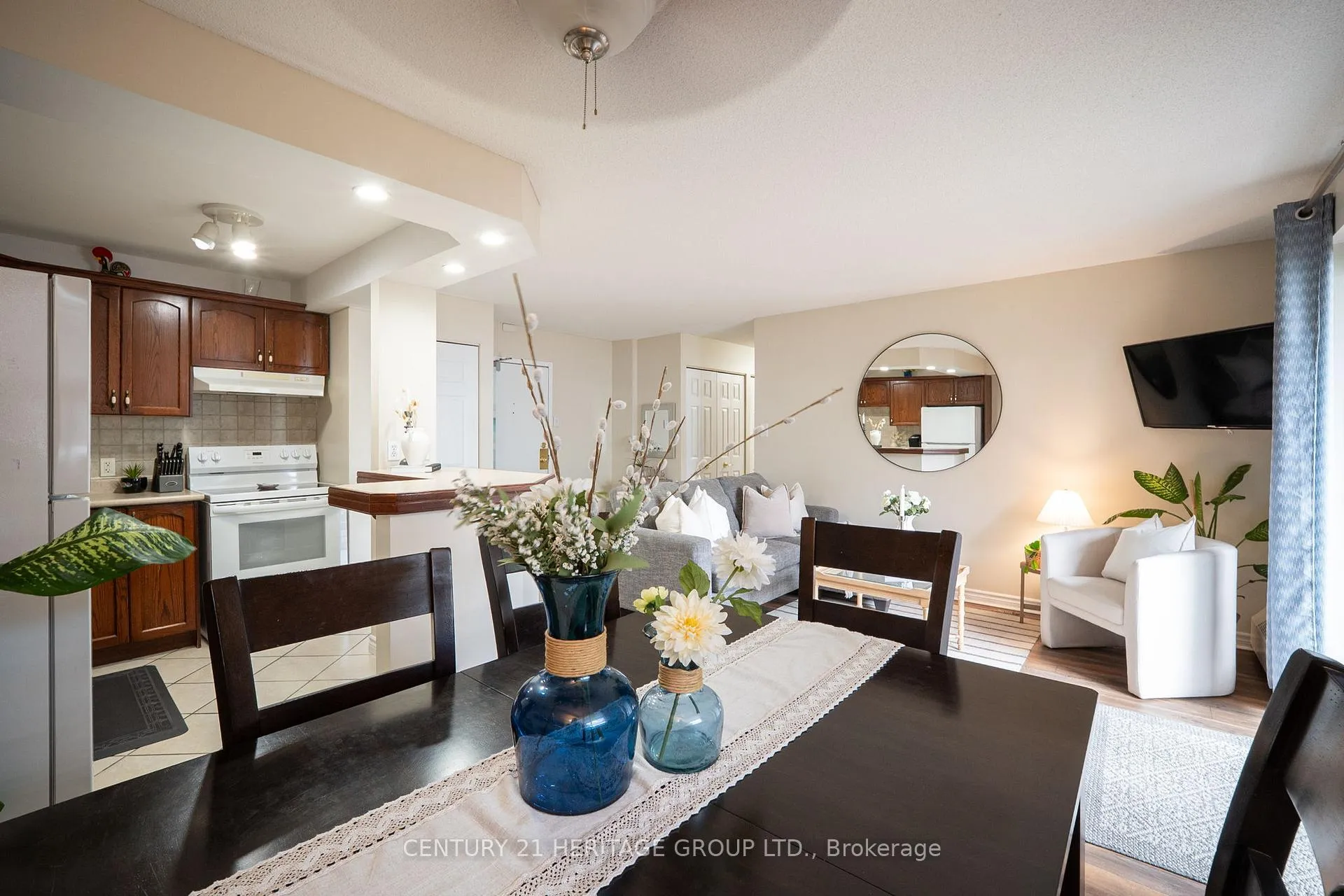 Photo 10 of Unit 203, 648 Grey Street, Brantford, Echo Place — HOMEH
