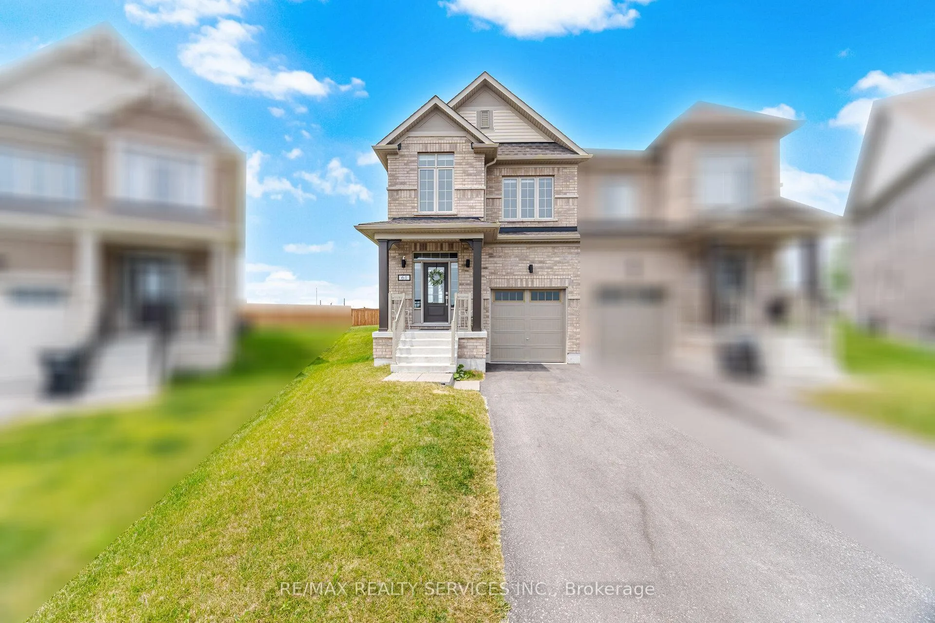 Photo 3 of 61 Kirkwood Way, Barrie, Rural Barrie Southeast — HOMEH