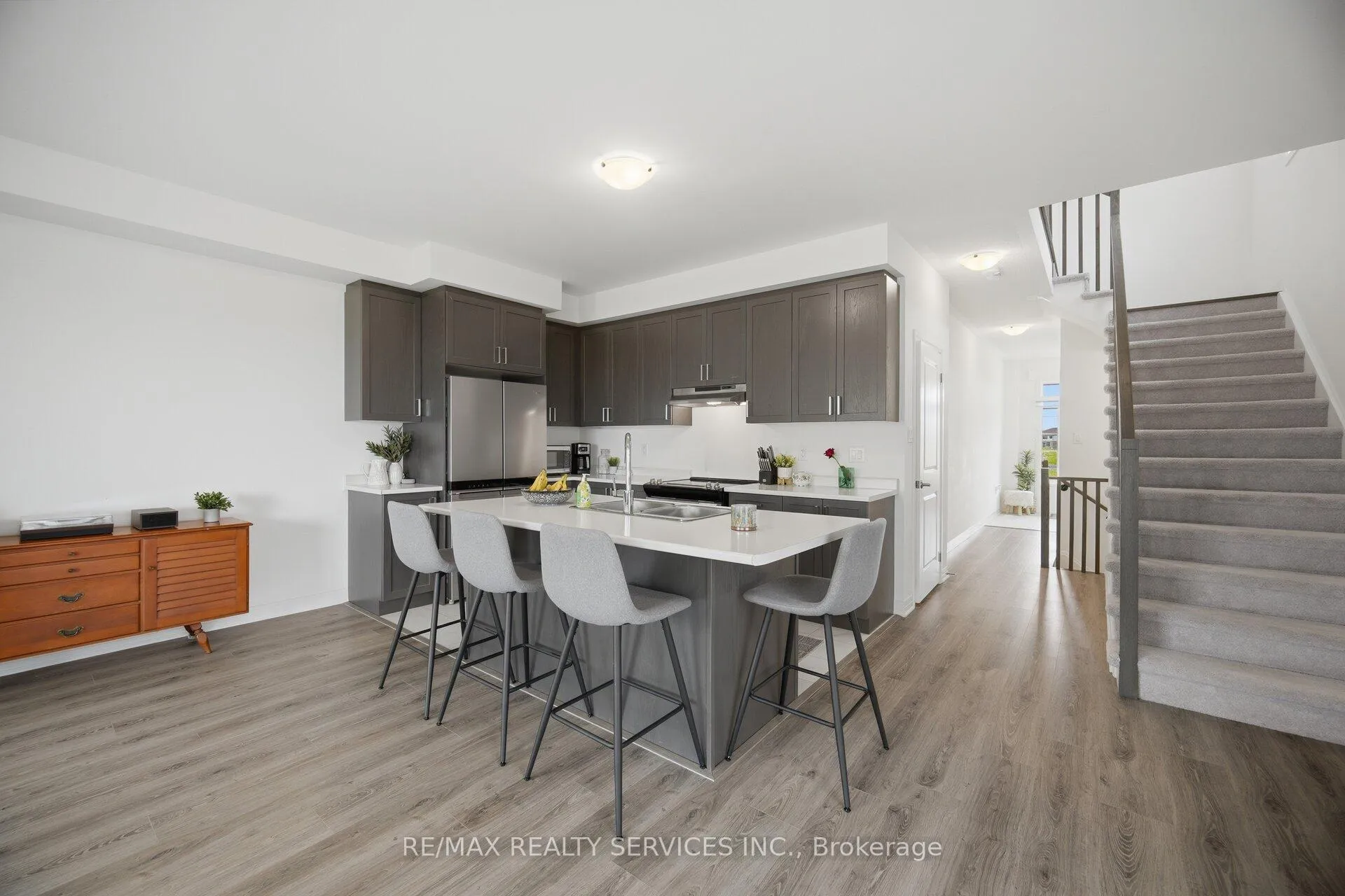 Photo 10 of 61 Kirkwood Way, Barrie, Rural Barrie Southeast — HOMEH