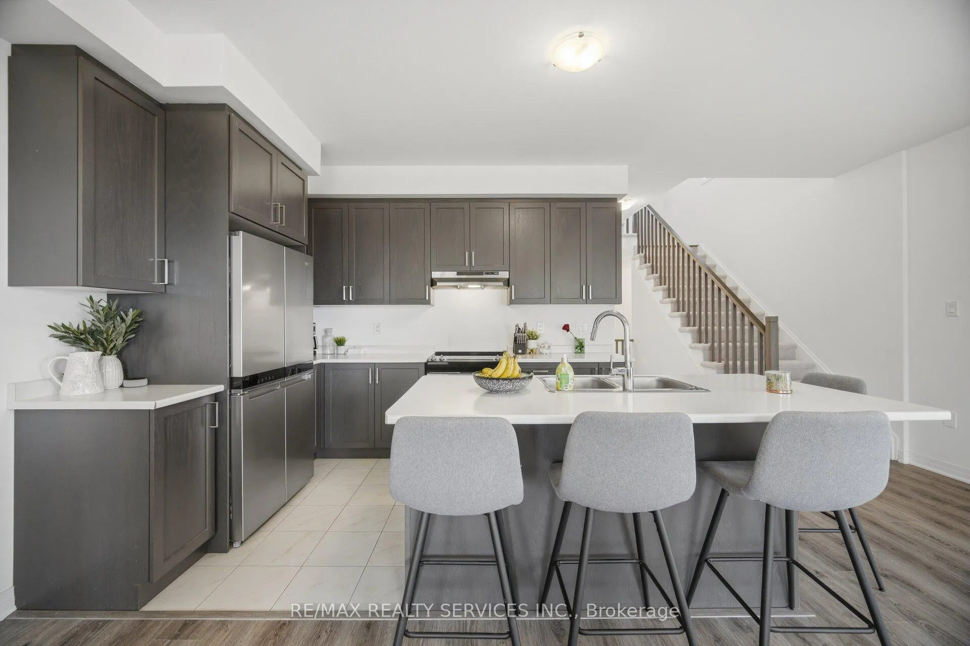 Photo 11 of 61 Kirkwood Way, Barrie, Rural Barrie Southeast — HOMEH