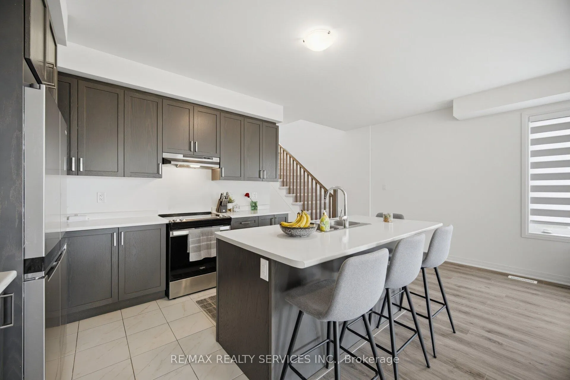 Photo 12 of 61 Kirkwood Way, Barrie, Rural Barrie Southeast — HOMEH