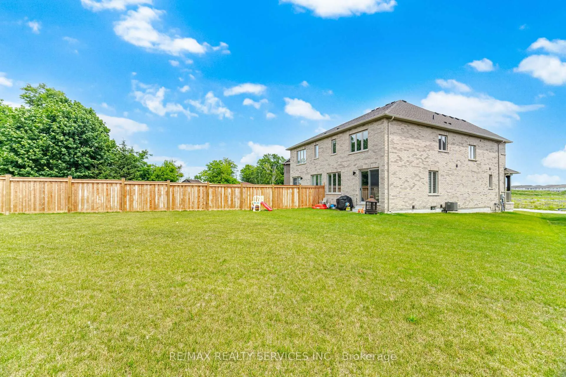 Photo 39 of 61 Kirkwood Way, Barrie, Rural Barrie Southeast — HOMEH