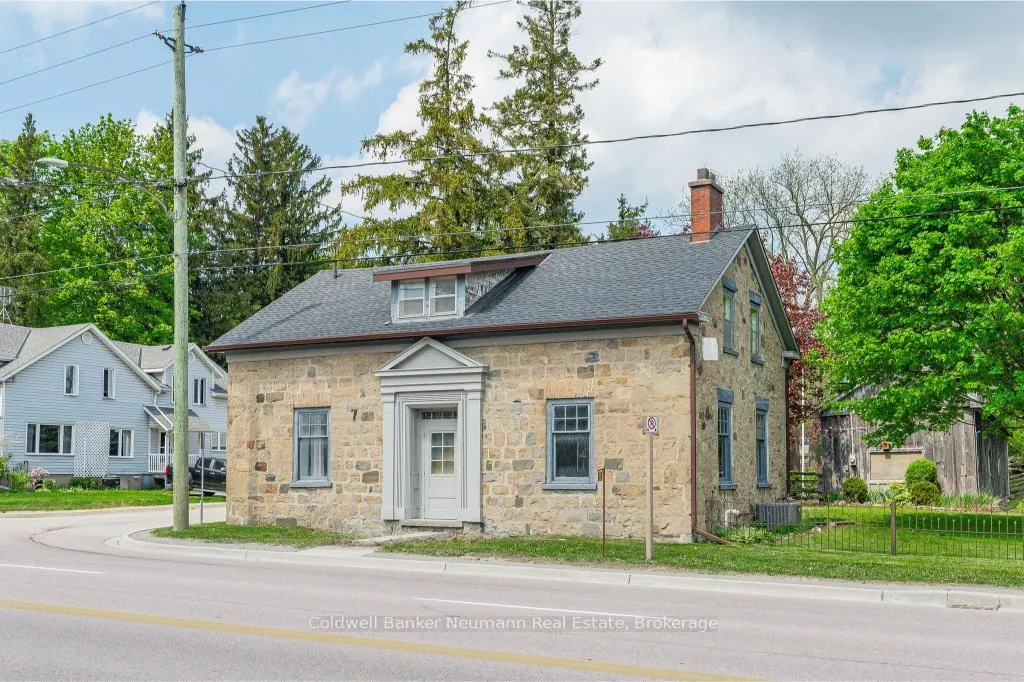 Photo 2 of 52 Brock Road S, Puslinch, Aberfoyle — HOMEH