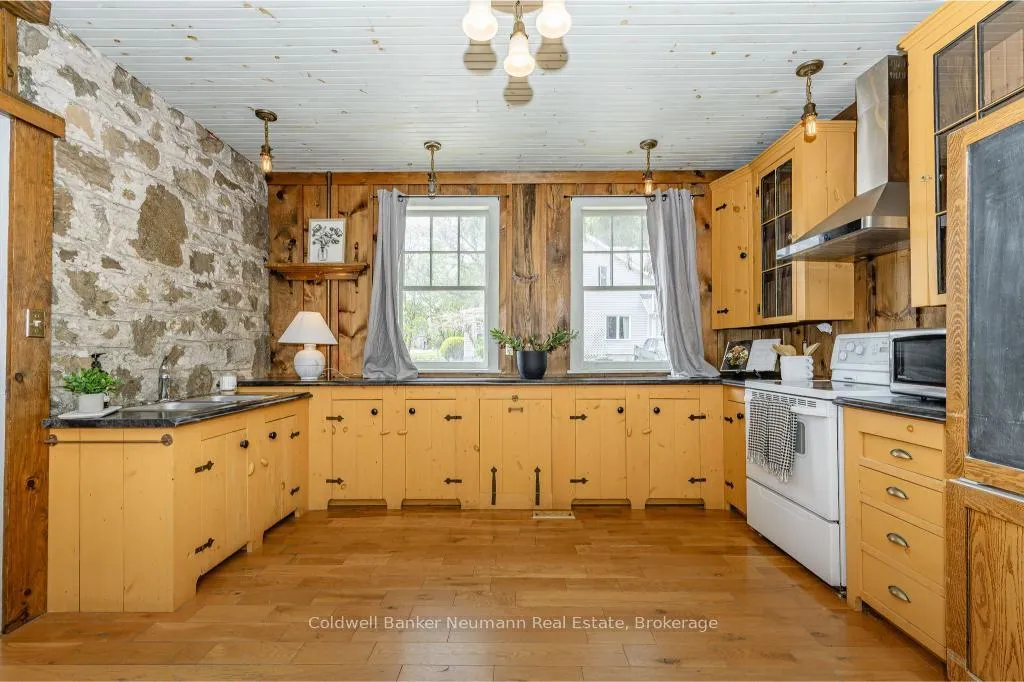 Photo 13 of 52 Brock Road S, Puslinch, Aberfoyle — HOMEH