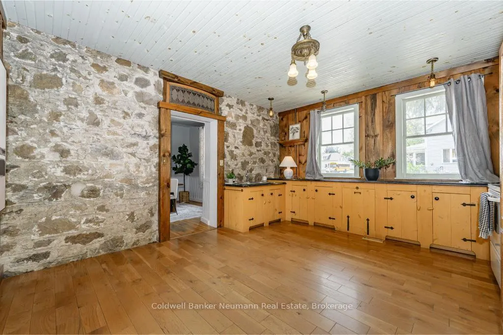 Photo 15 of 52 Brock Road S, Puslinch, Aberfoyle — HOMEH