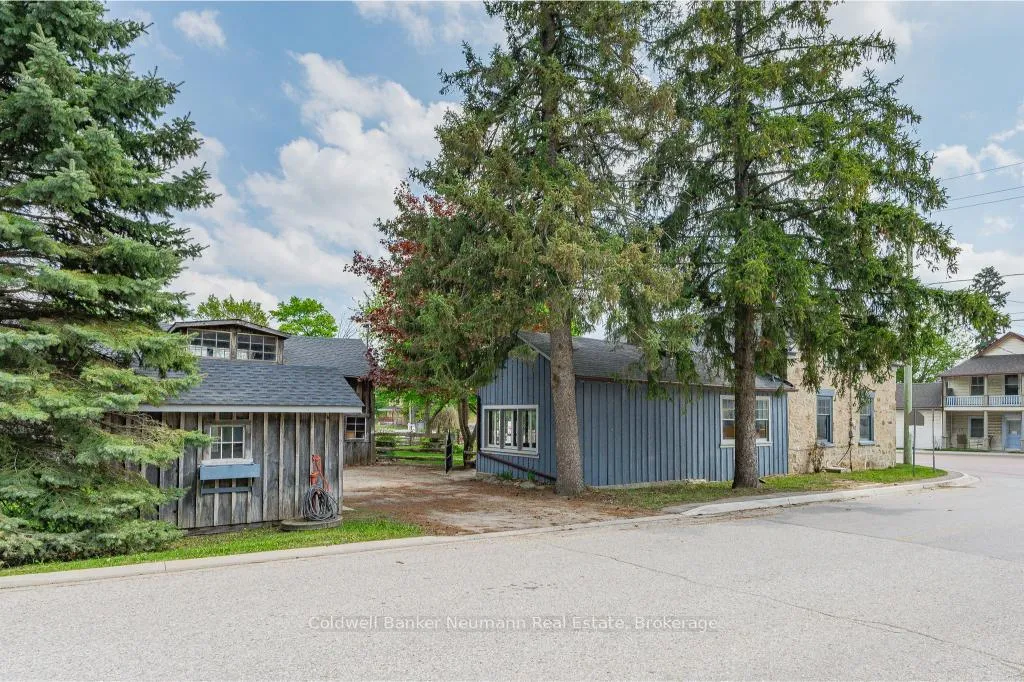 Photo 32 of 52 Brock Road S, Puslinch, Aberfoyle — HOMEH