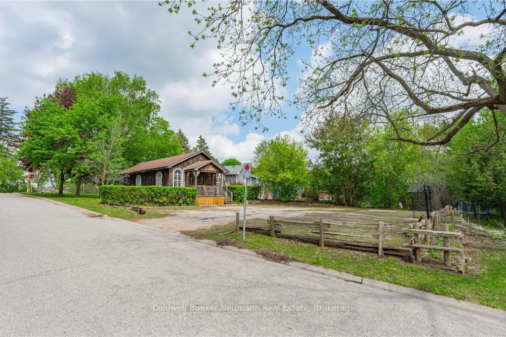 Photo 36 of 52 Brock Road S, Puslinch, Aberfoyle — HOMEH