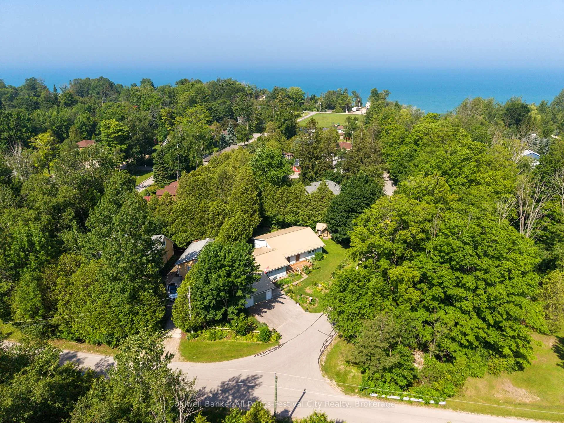 Photo 35 of 1 Ravine Park Road N, Goderich, Goderich (Town) — HOMEH