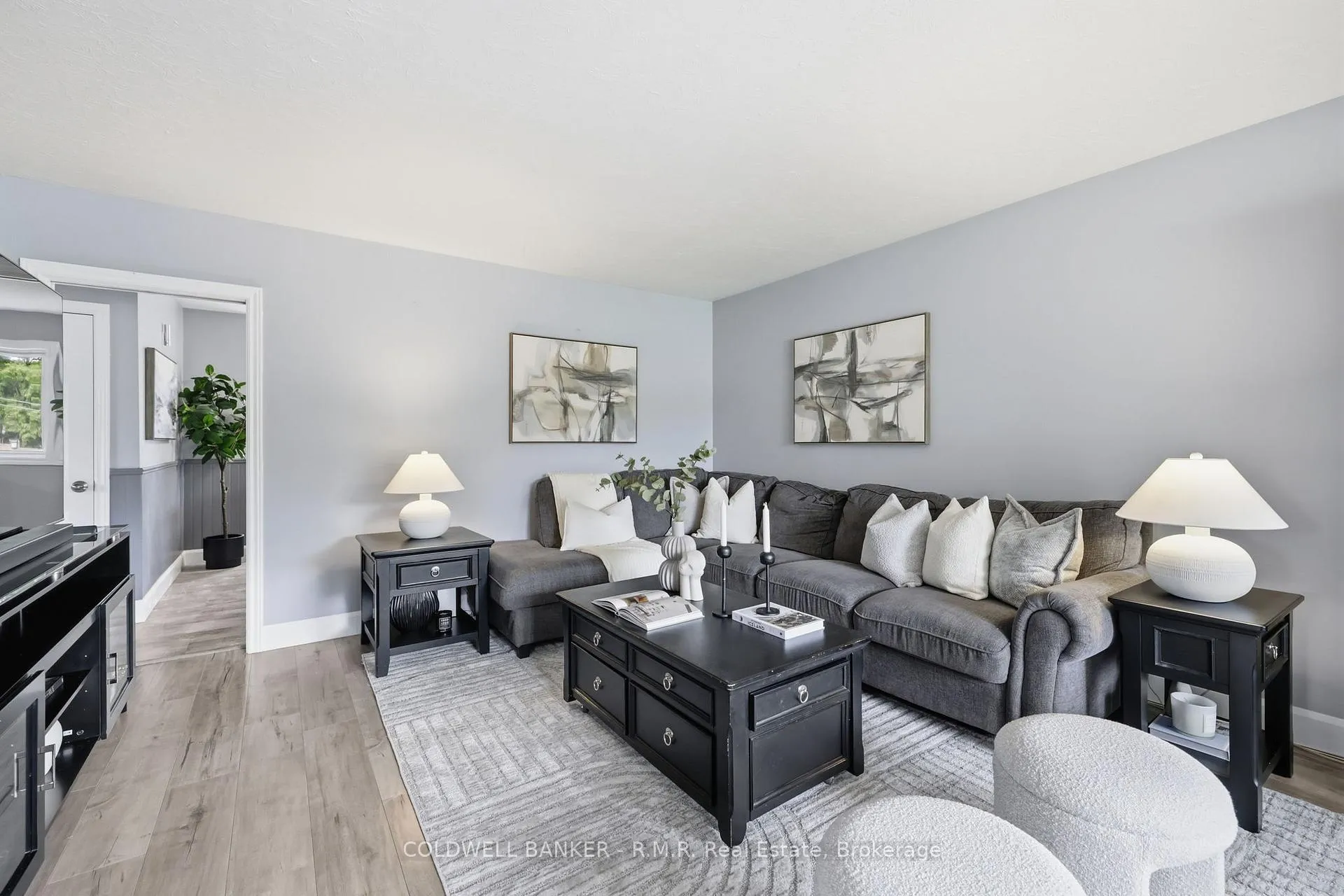 Photo 6 of 7 Summerfield Court, Clarington, Bowmanville — HOMEH