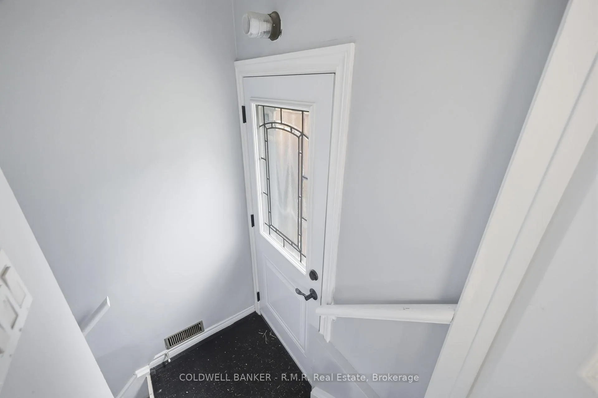 Photo 16 of 7 Summerfield Court, Clarington, Bowmanville — HOMEH