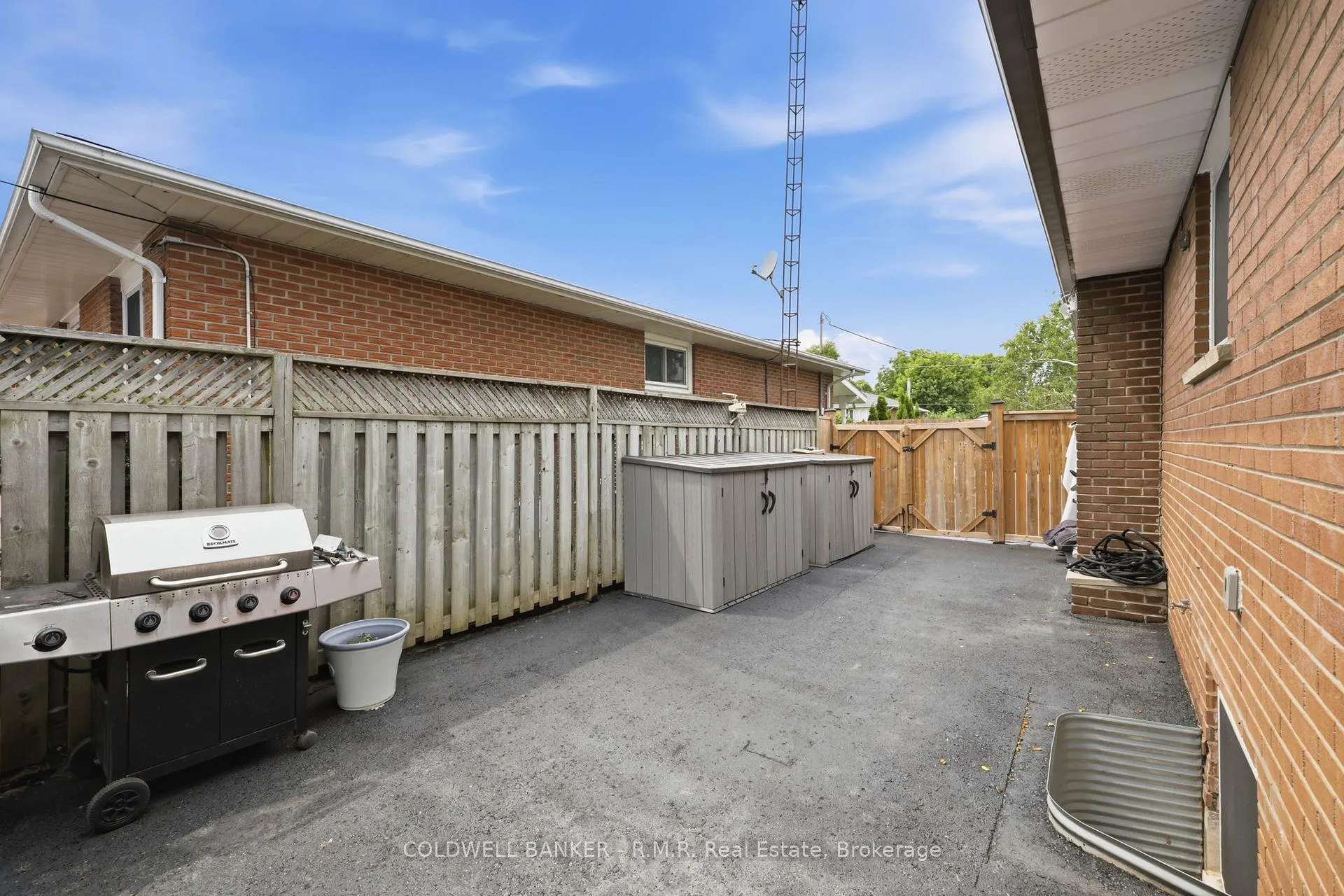 Photo 18 of 7 Summerfield Court, Clarington, Bowmanville — HOMEH