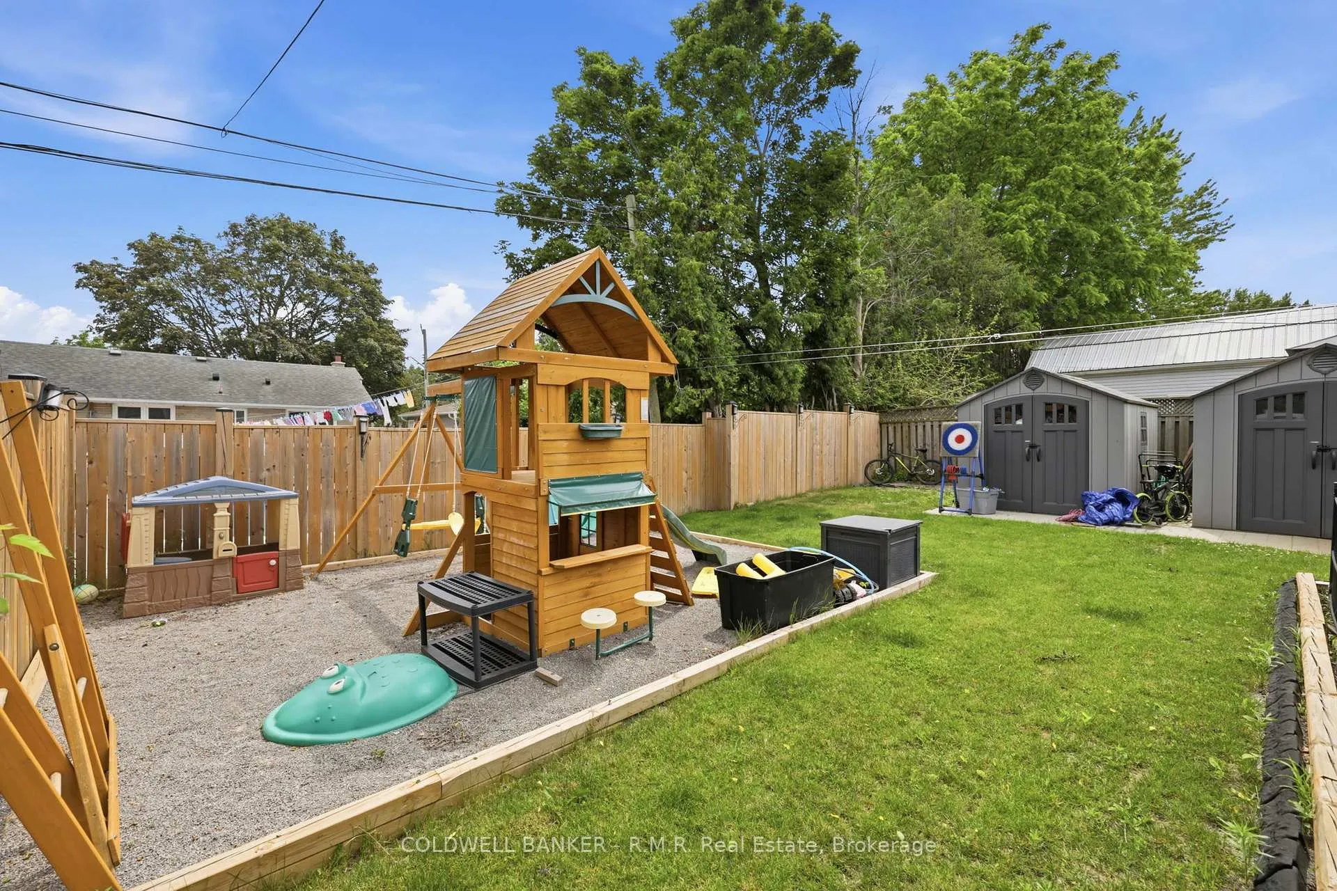 Photo 23 of 7 Summerfield Court, Clarington, Bowmanville — HOMEH