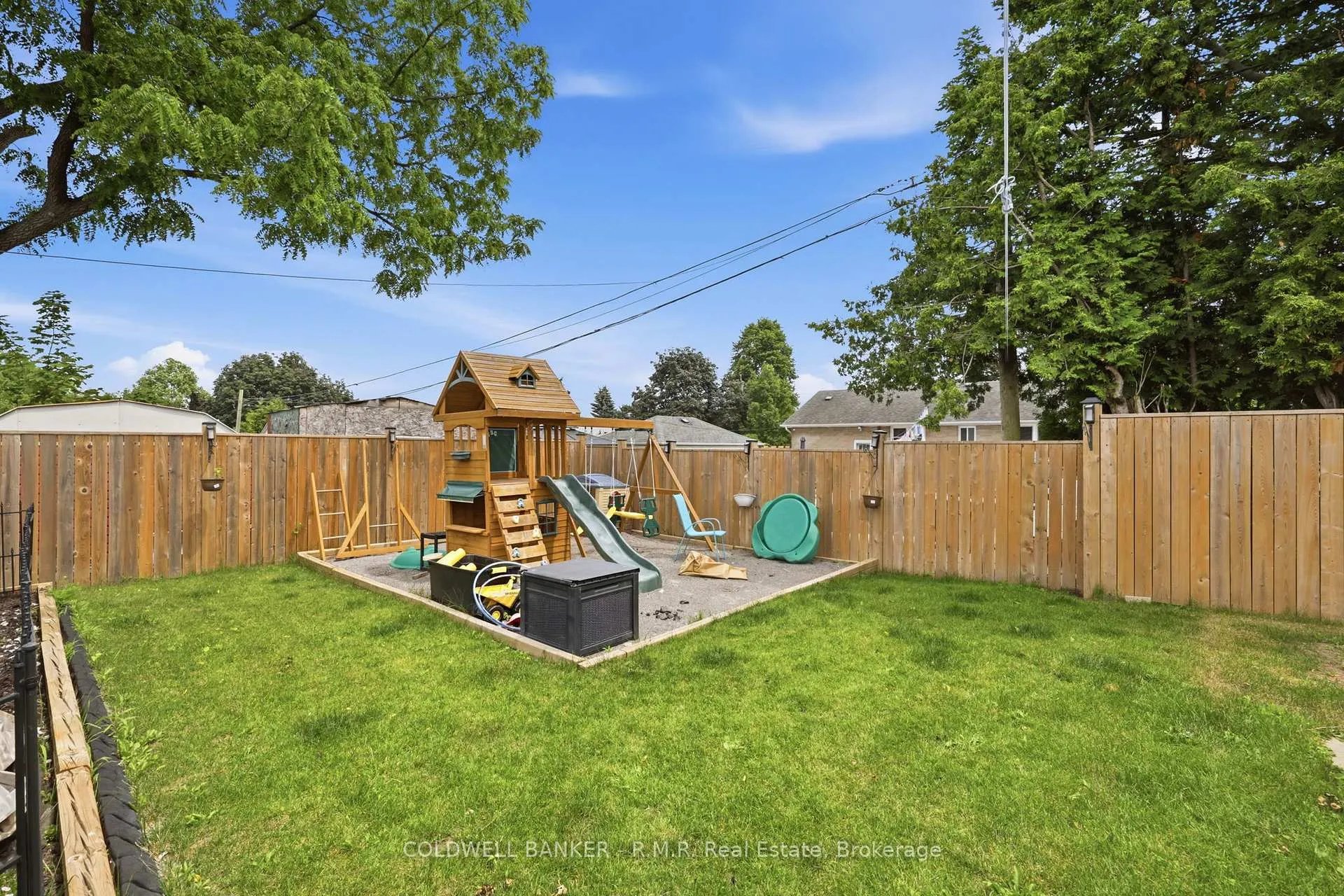 Photo 24 of 7 Summerfield Court, Clarington, Bowmanville — HOMEH