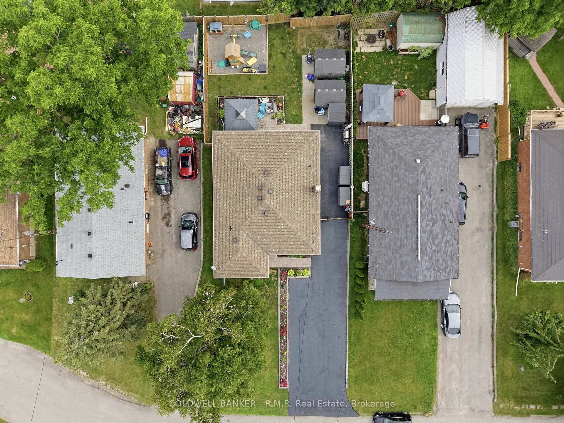 Photo 32 of 7 Summerfield Court, Clarington, Bowmanville — HOMEH