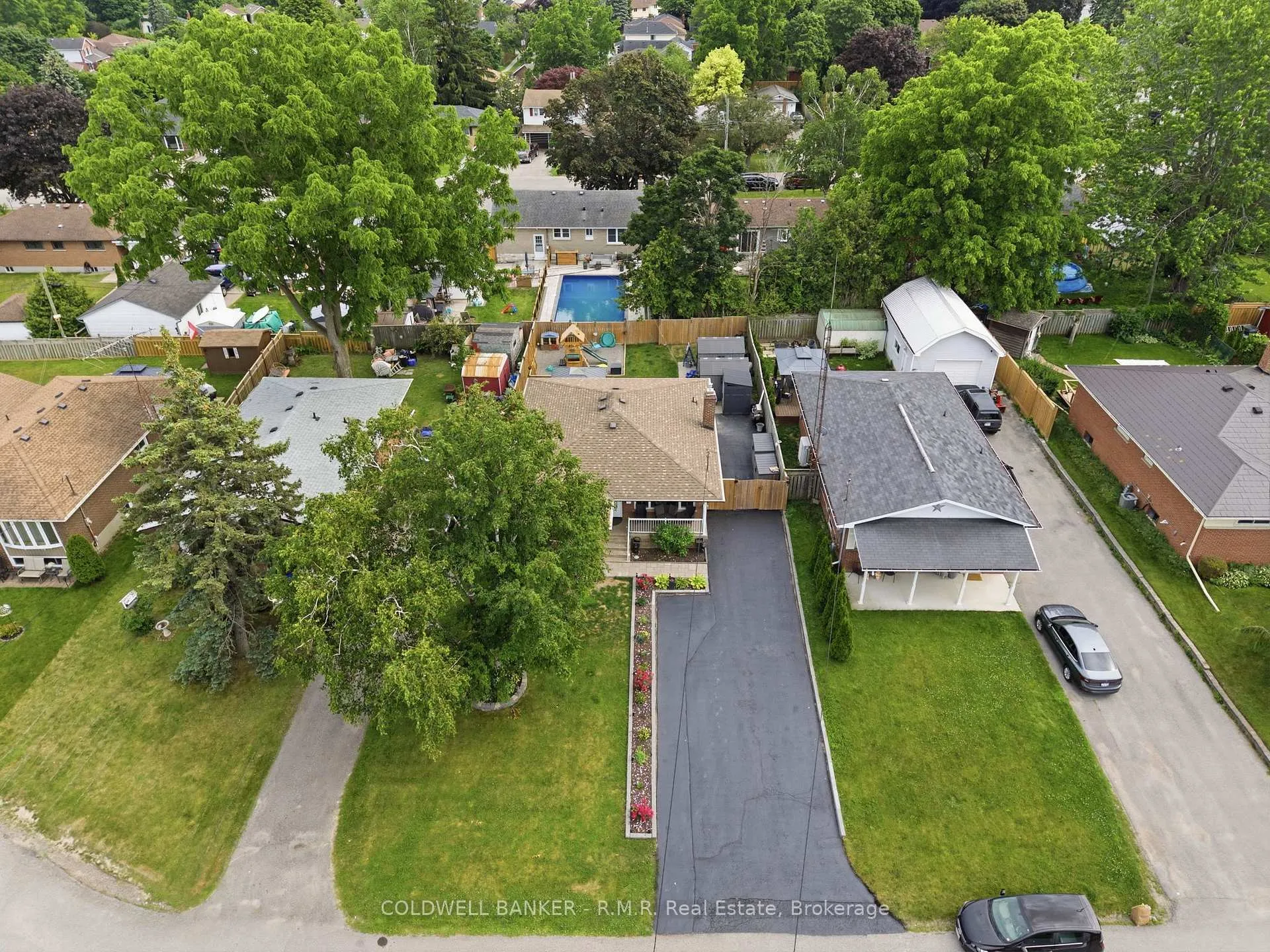 Photo 33 of 7 Summerfield Court, Clarington, Bowmanville — HOMEH