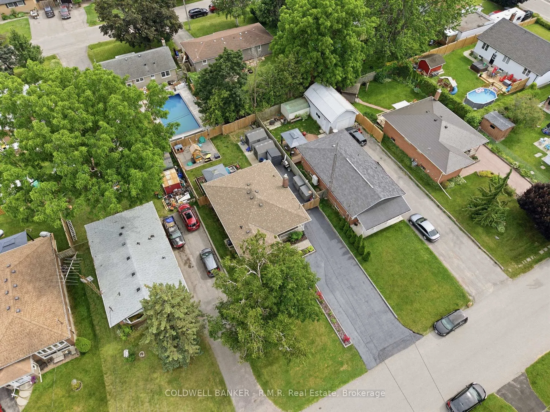 Photo 34 of 7 Summerfield Court, Clarington, Bowmanville — HOMEH