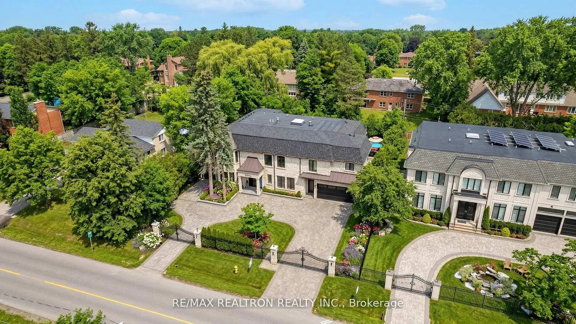 Photo 1 of 27 Laureleaf Road, Markham, Bayview Glen — HOMEH