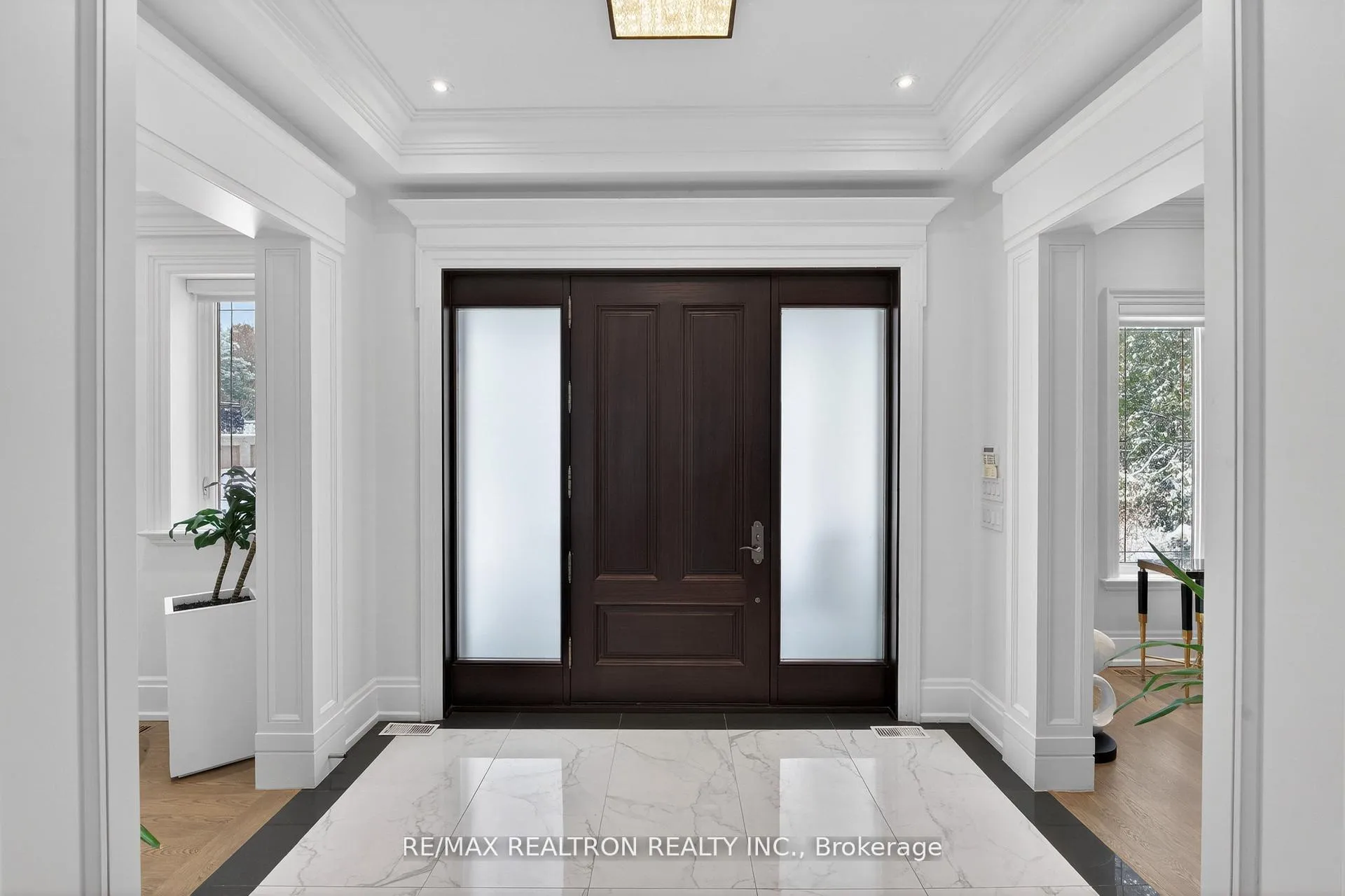 Photo 2 of 27 Laureleaf Road, Markham, Bayview Glen — HOMEH