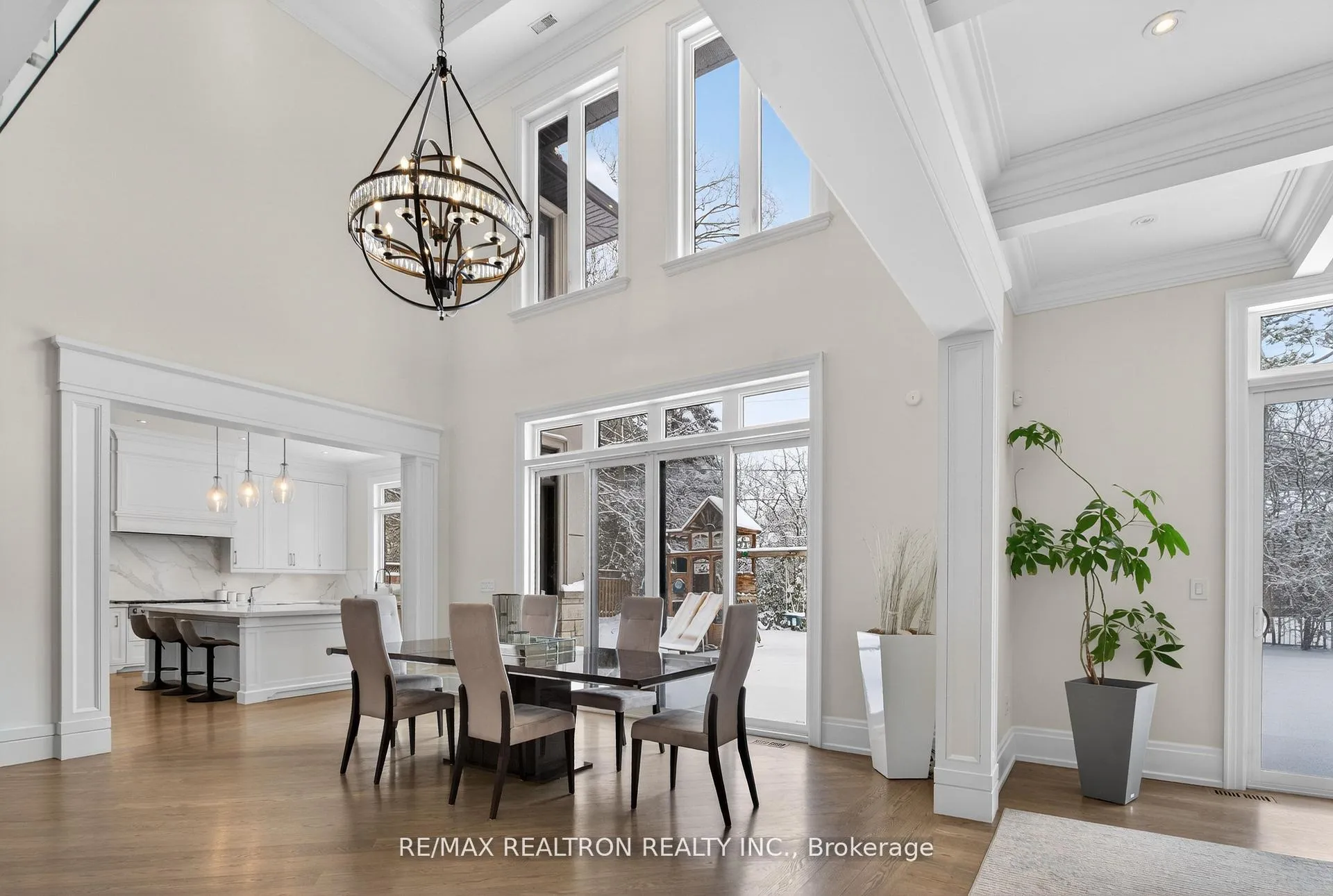 Photo 4 of 27 Laureleaf Road, Markham, Bayview Glen — HOMEH