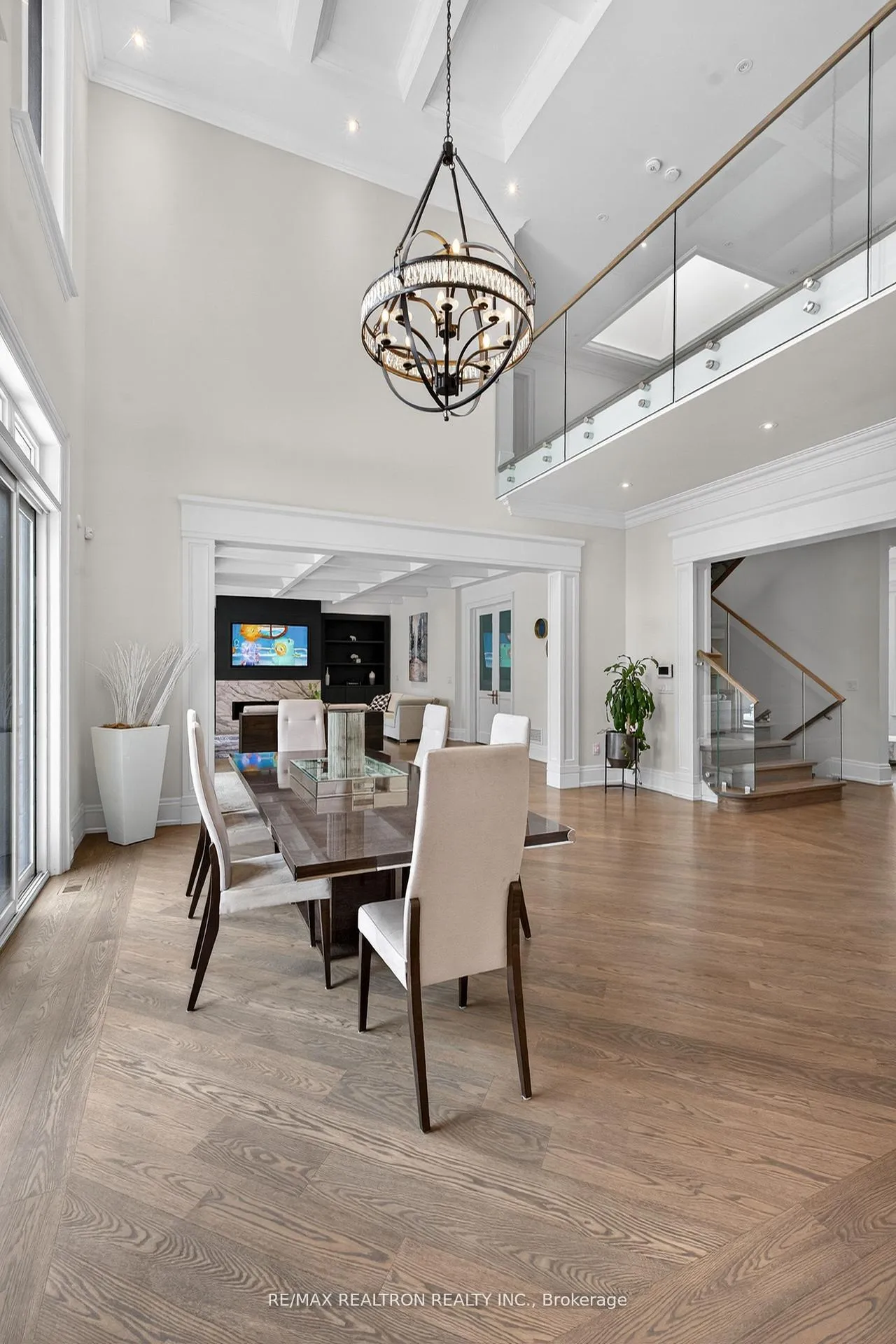 Photo 6 of 27 Laureleaf Road, Markham, Bayview Glen — HOMEH