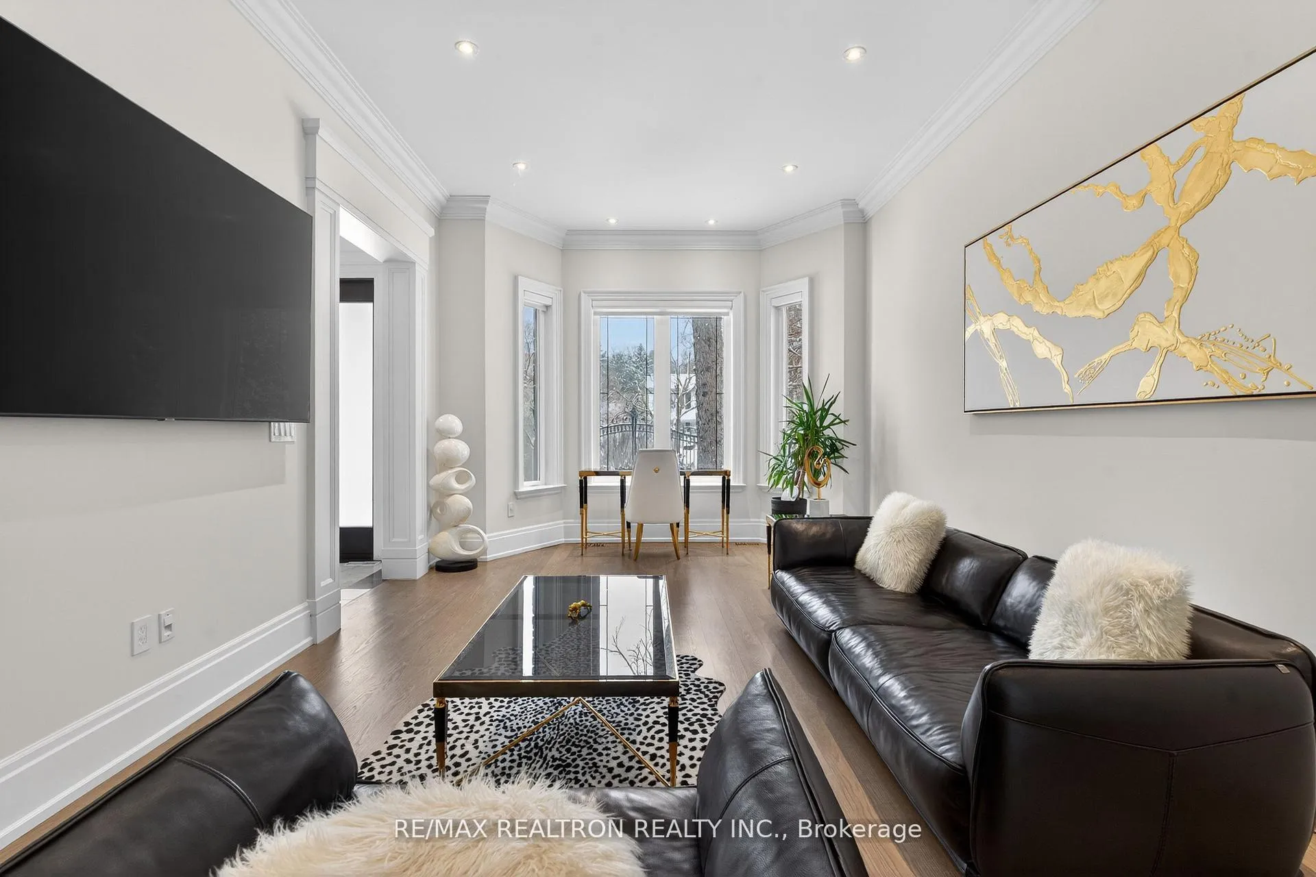 Photo 11 of 27 Laureleaf Road, Markham, Bayview Glen — HOMEH
