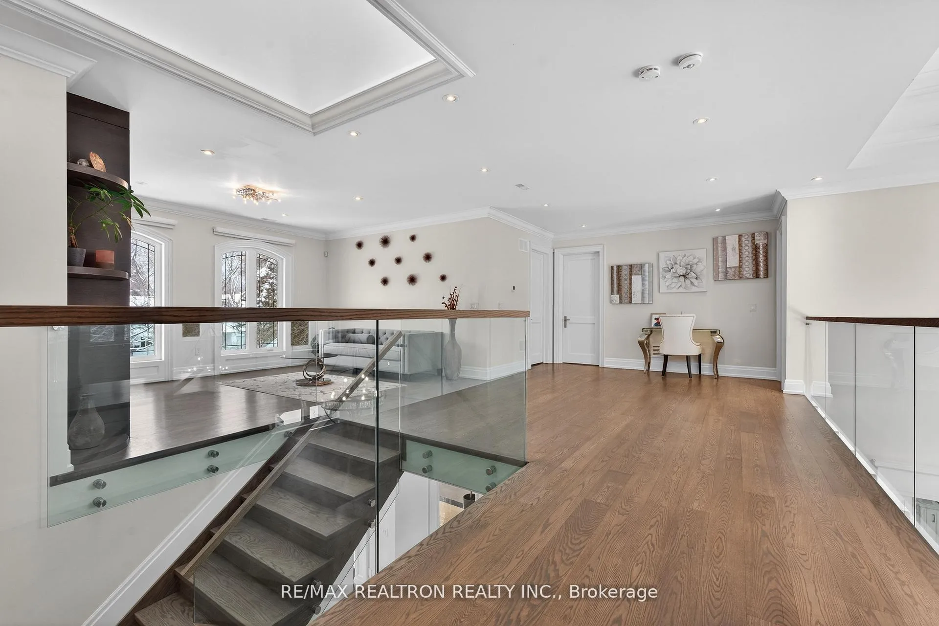 Photo 35 of 27 Laureleaf Road, Markham, Bayview Glen — HOMEH