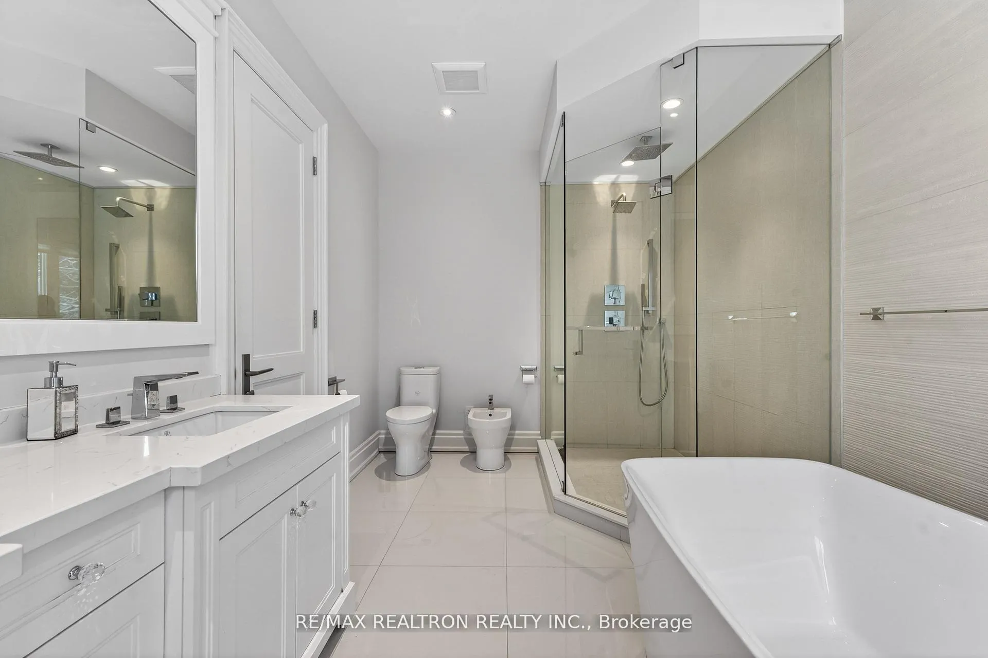 Photo 39 of 27 Laureleaf Road, Markham, Bayview Glen — HOMEH
