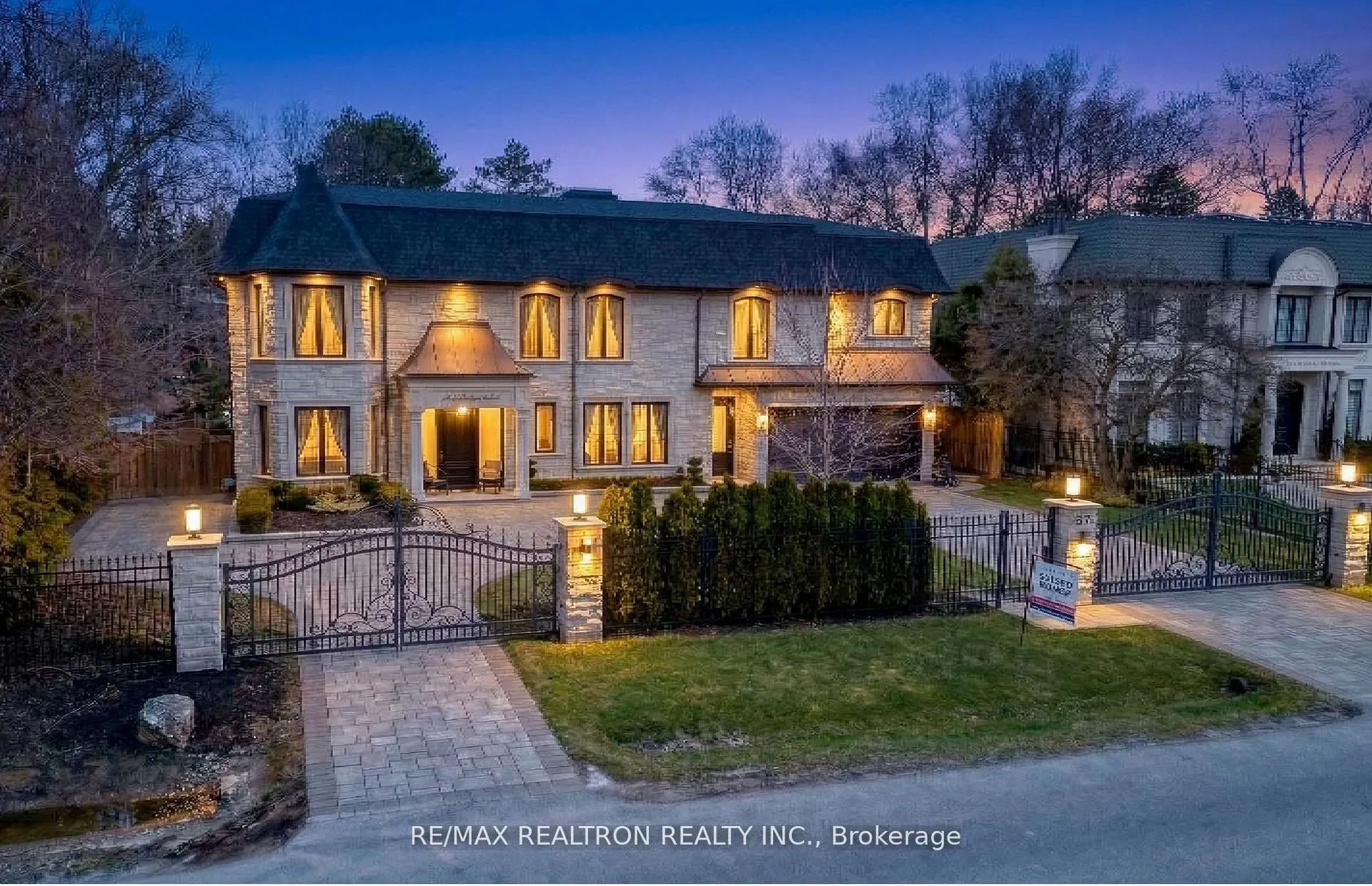 Photo 48 of 27 Laureleaf Road, Markham, Bayview Glen — HOMEH