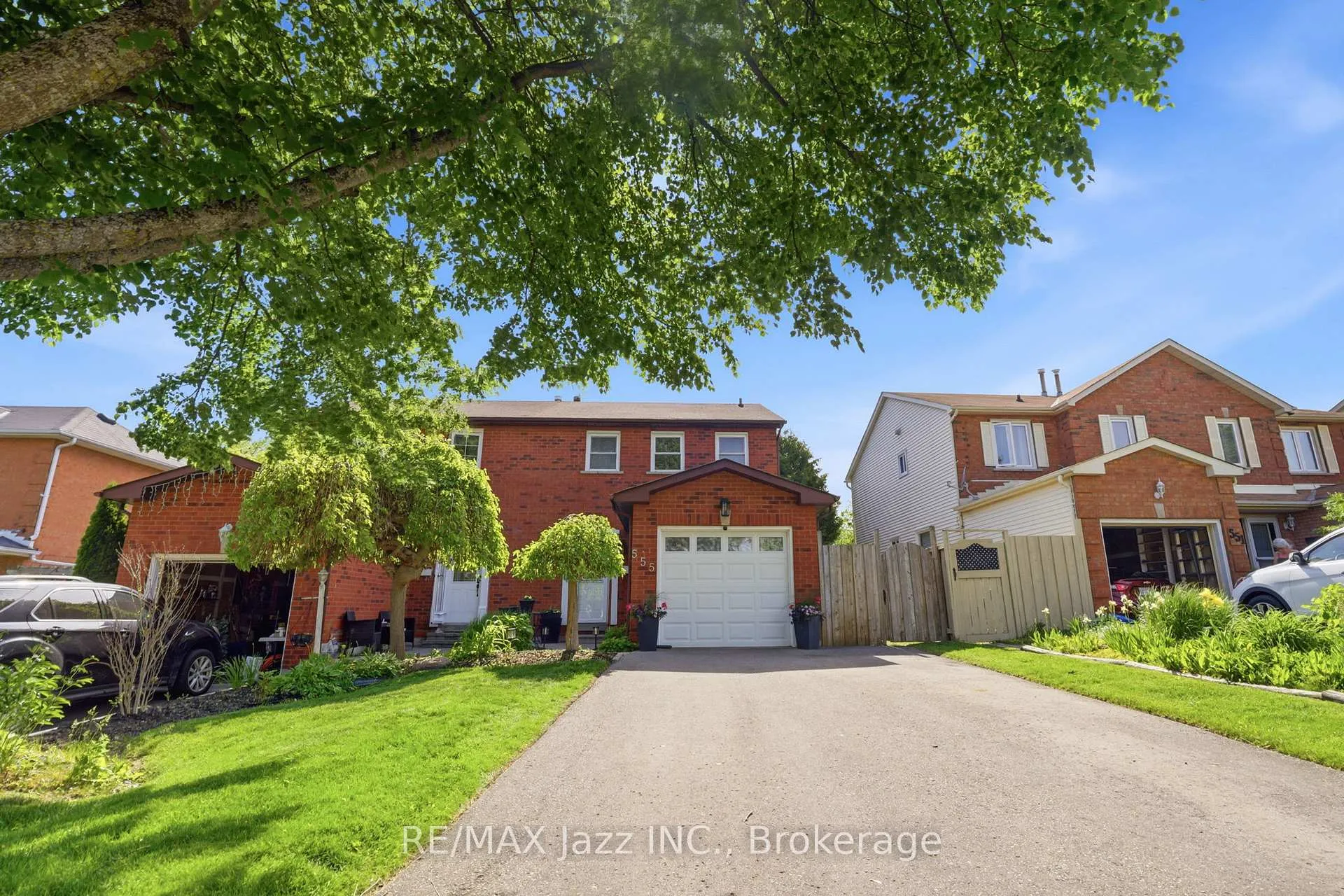 Photo 2 of 555 Cobblehill Drive, Oshawa, Pinecrest — HOMEH