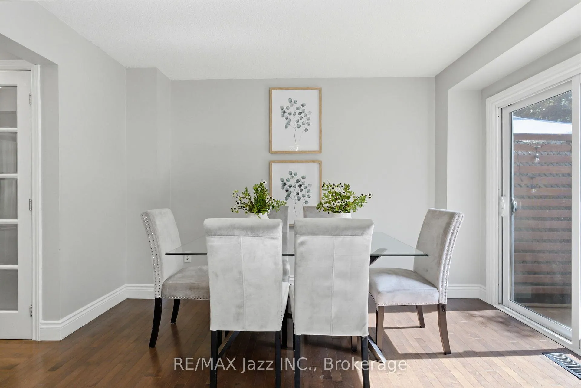 Photo 11 of 555 Cobblehill Drive, Oshawa, Pinecrest — HOMEH