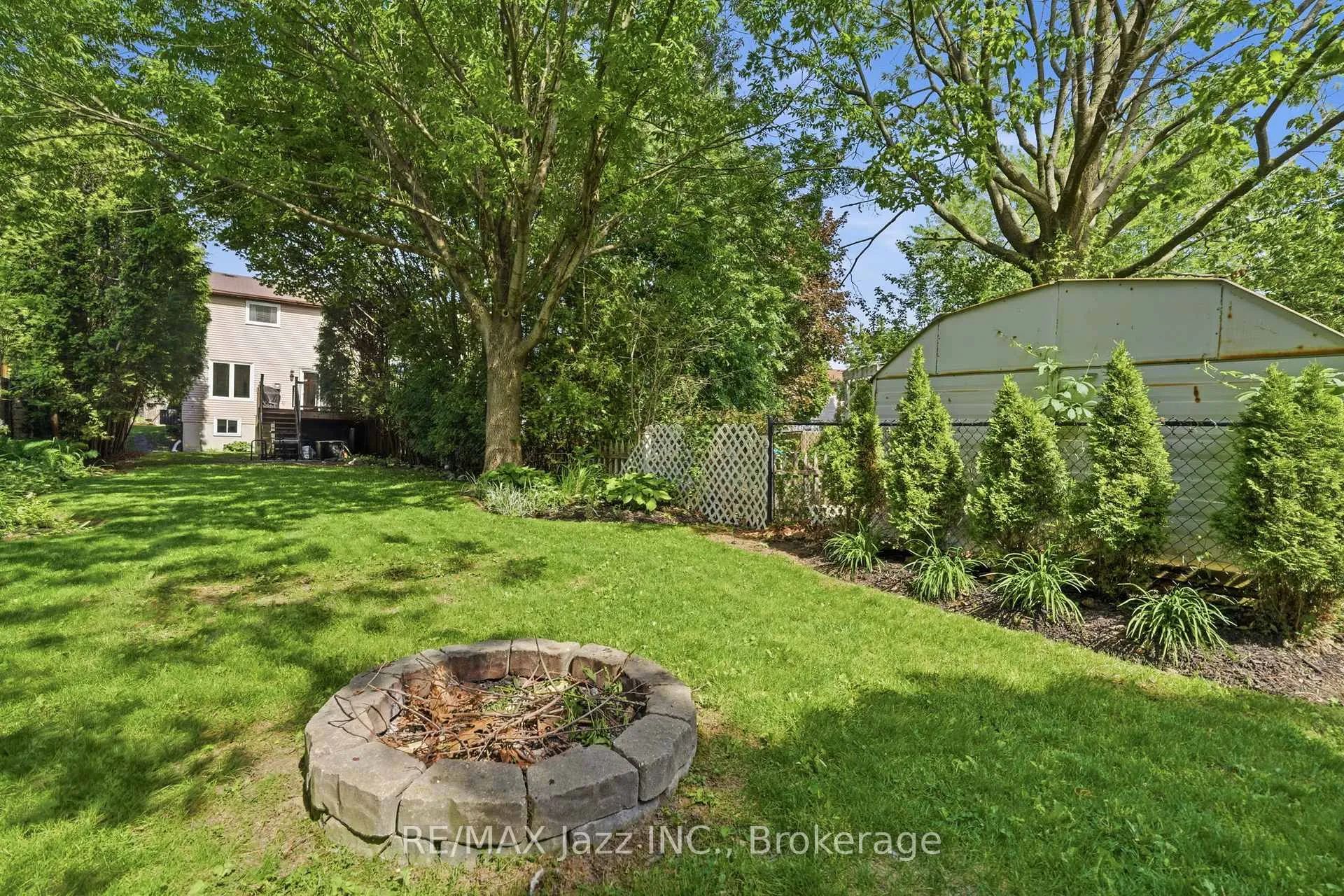 Photo 42 of 555 Cobblehill Drive, Oshawa, Pinecrest — HOMEH