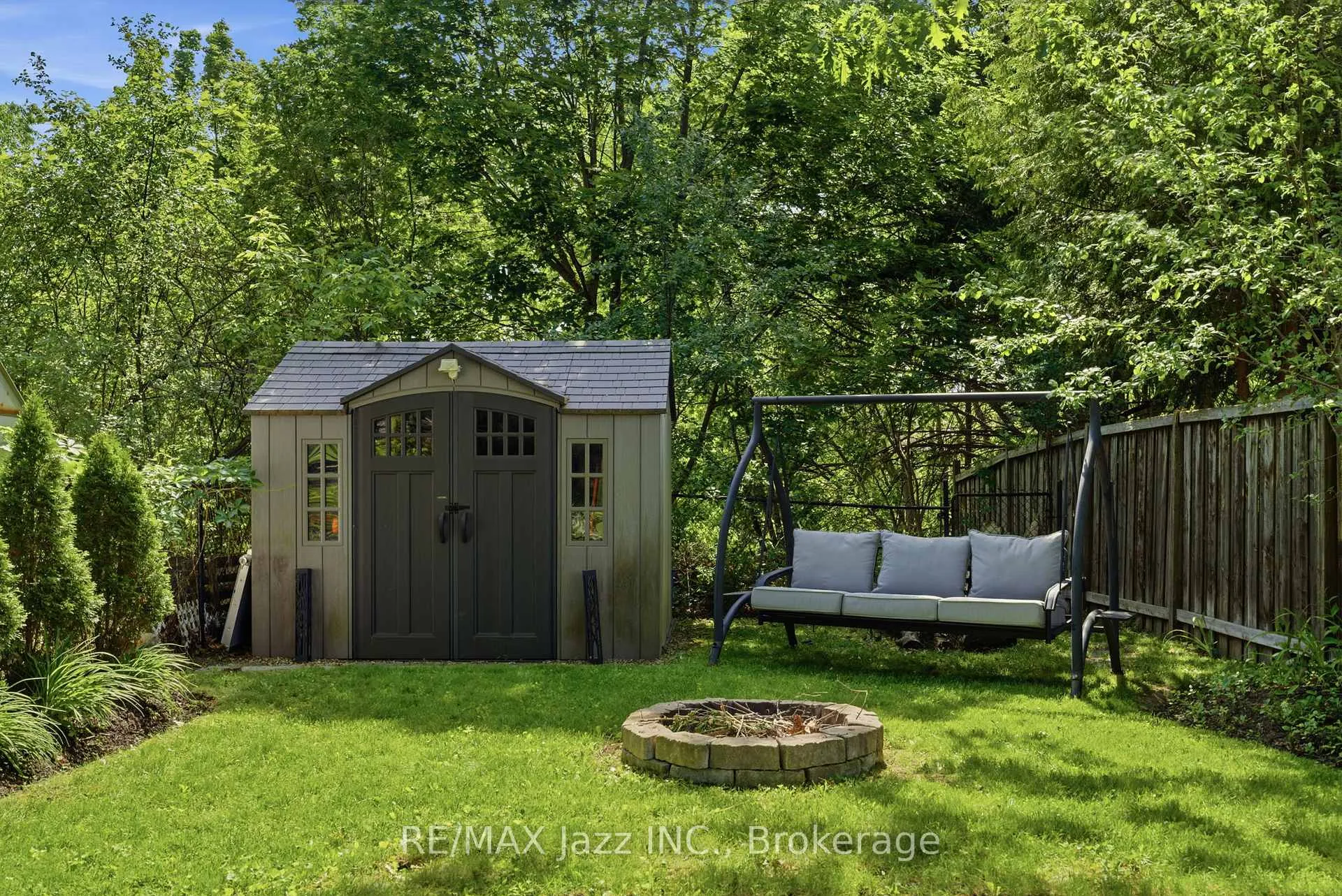 Photo 43 of 555 Cobblehill Drive, Oshawa, Pinecrest — HOMEH