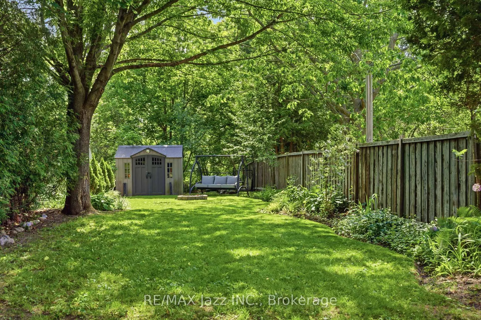 Photo 45 of 555 Cobblehill Drive, Oshawa, Pinecrest — HOMEH