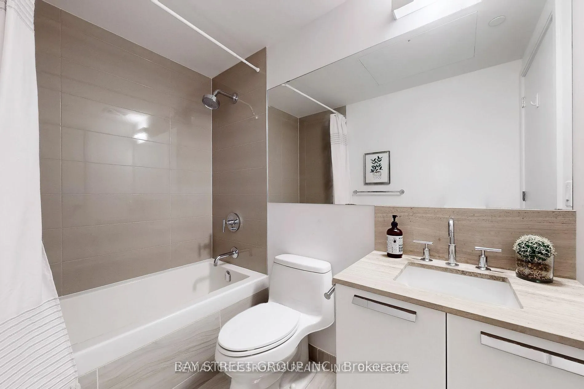 Photo 6 of Unit 4504, 50 Charles Street E, Toronto, Church-Yonge Corridor — HOMEH