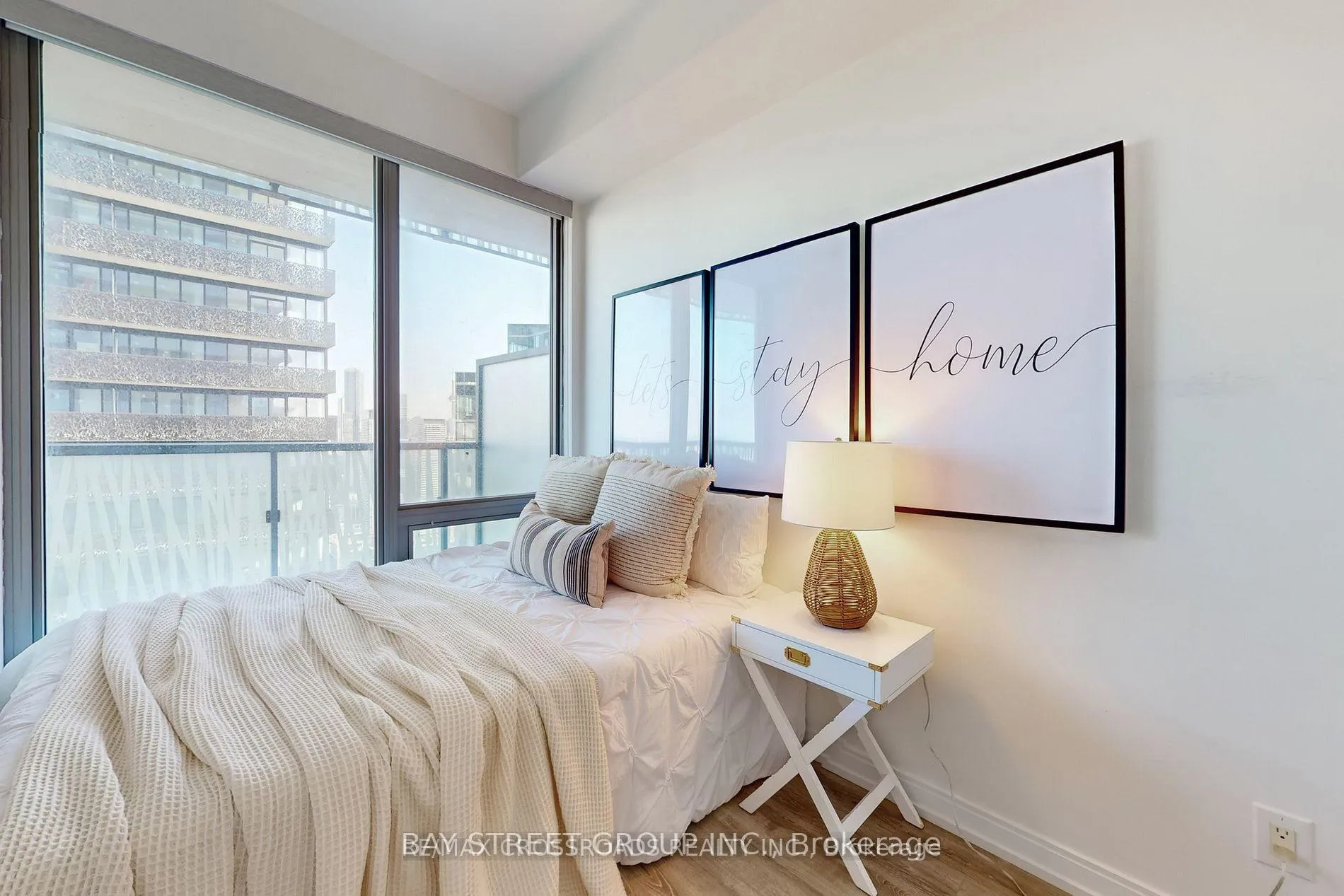 Photo 8 of Unit 4504, 50 Charles Street E, Toronto, Church-Yonge Corridor — HOMEH