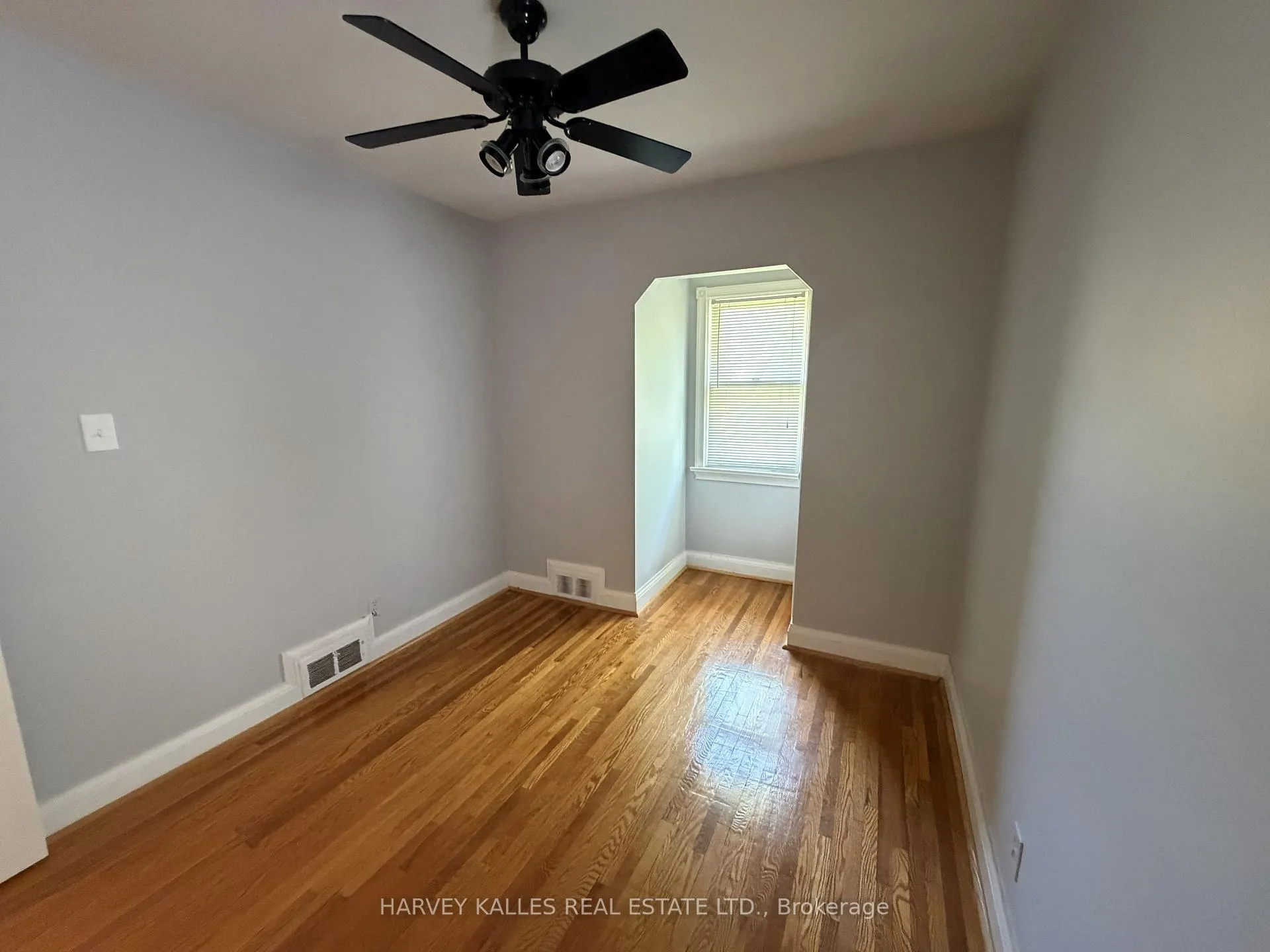 Photo 9 of 240 Joicey Boulevard, Toronto, Bedford Park-Nortown — HOMEH